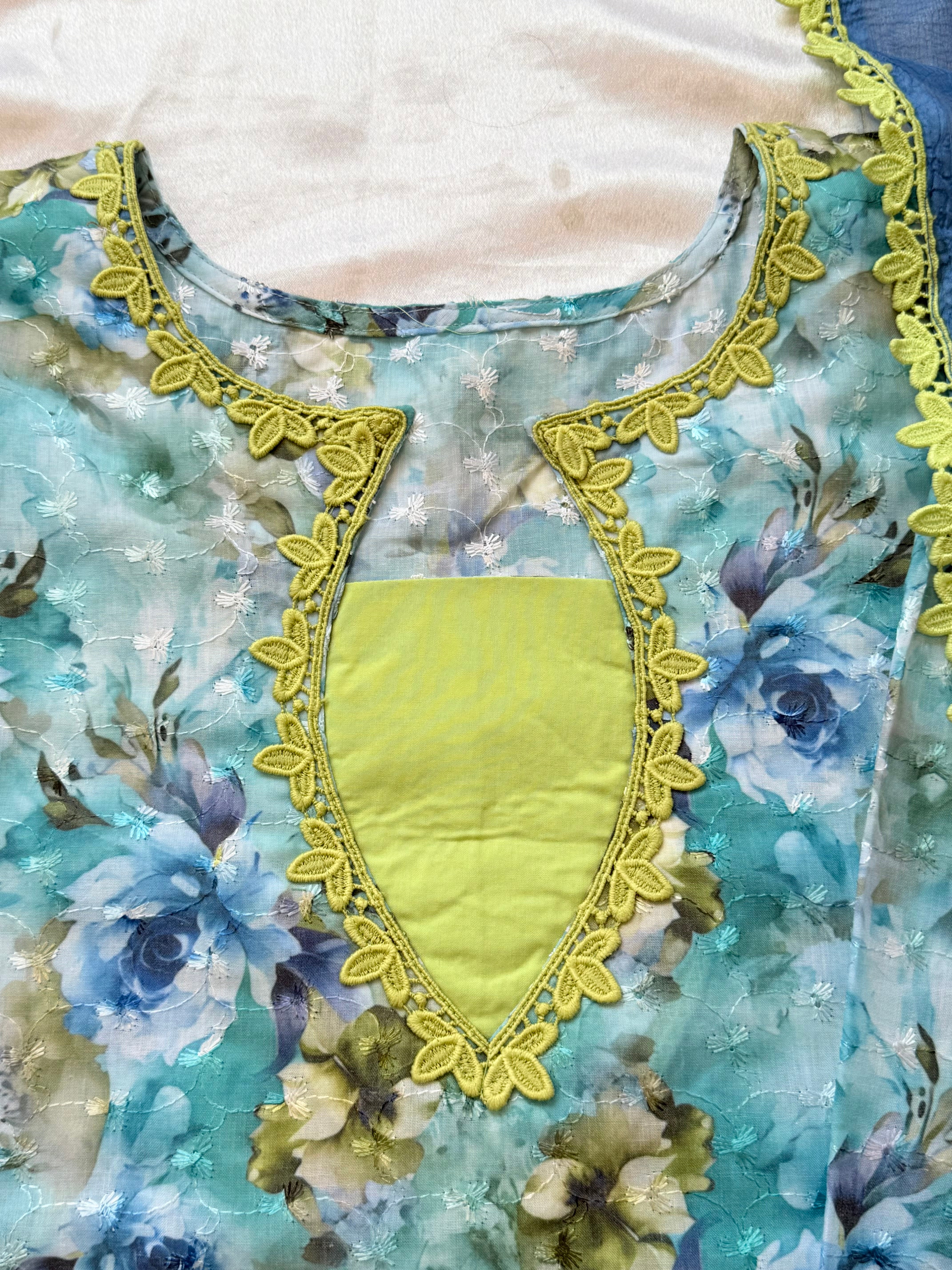 AIZA FARSHI SHALWAR SUIT 2