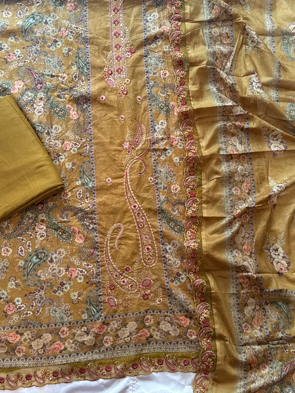 ZAIRA LAWN EMBROIDERY SUIT 4