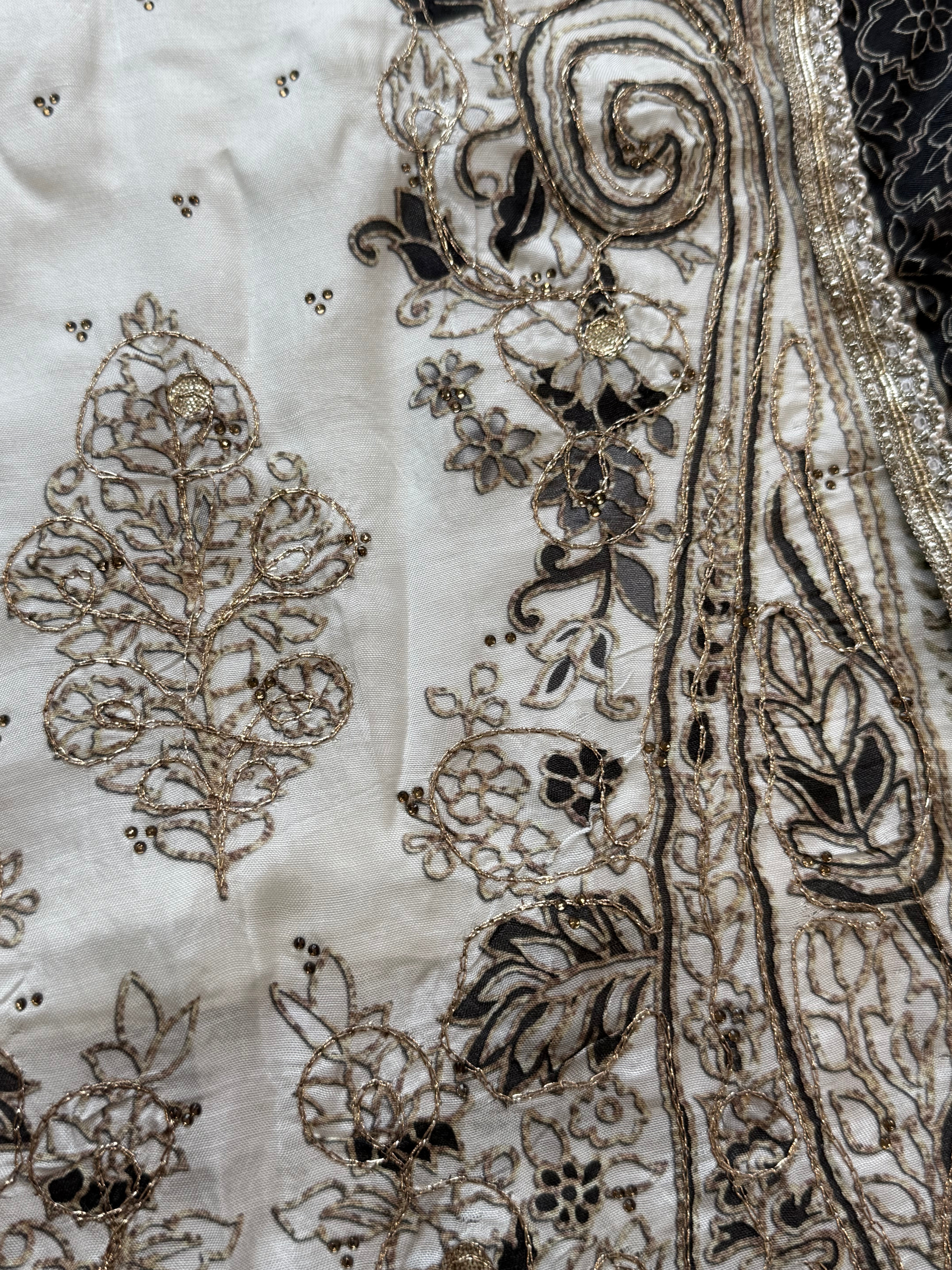 MUSLIN EMBROIDERY READYMADE SUIT