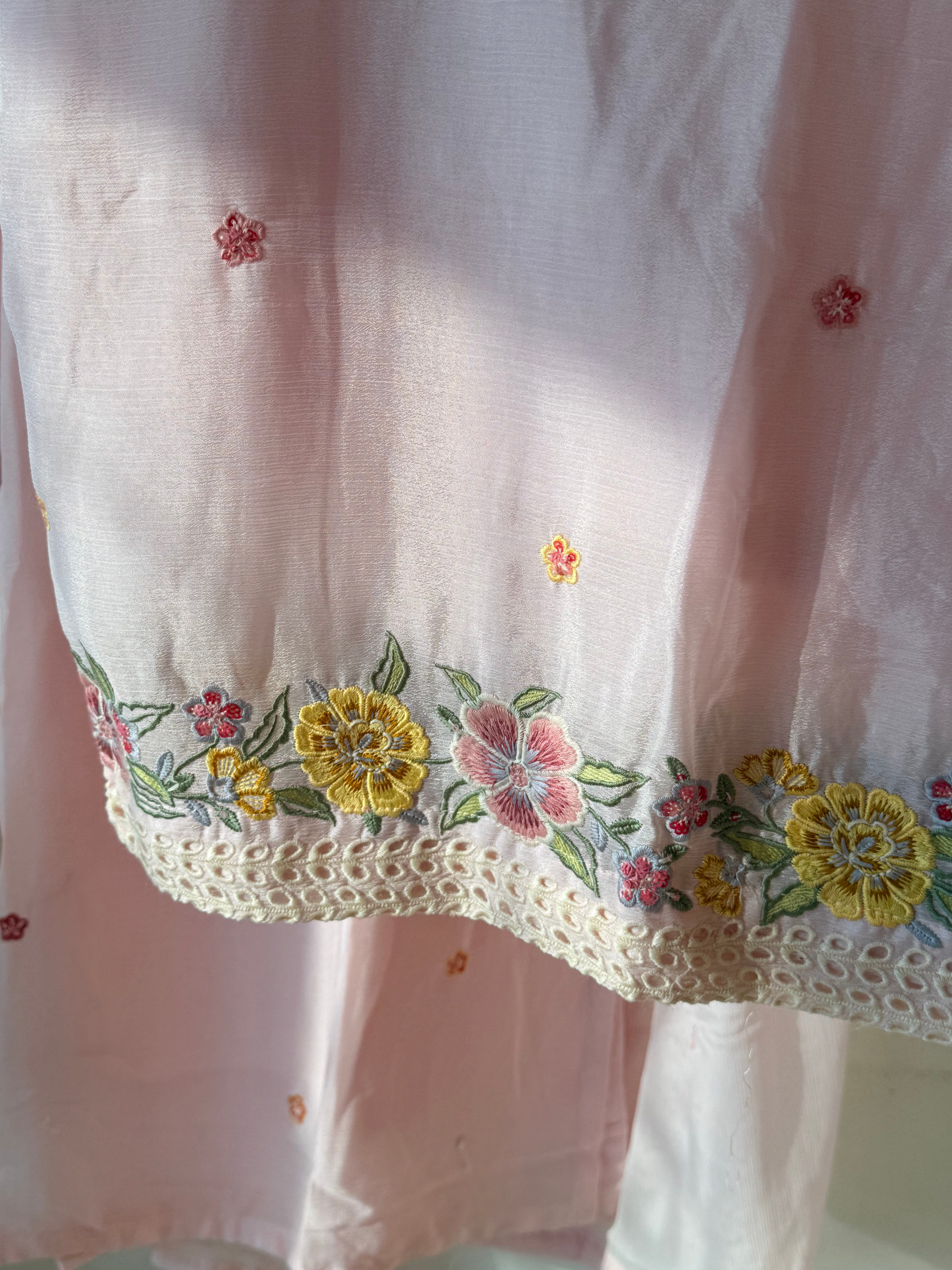 PARO CHINNON HANDWORK FROCK 4 Q