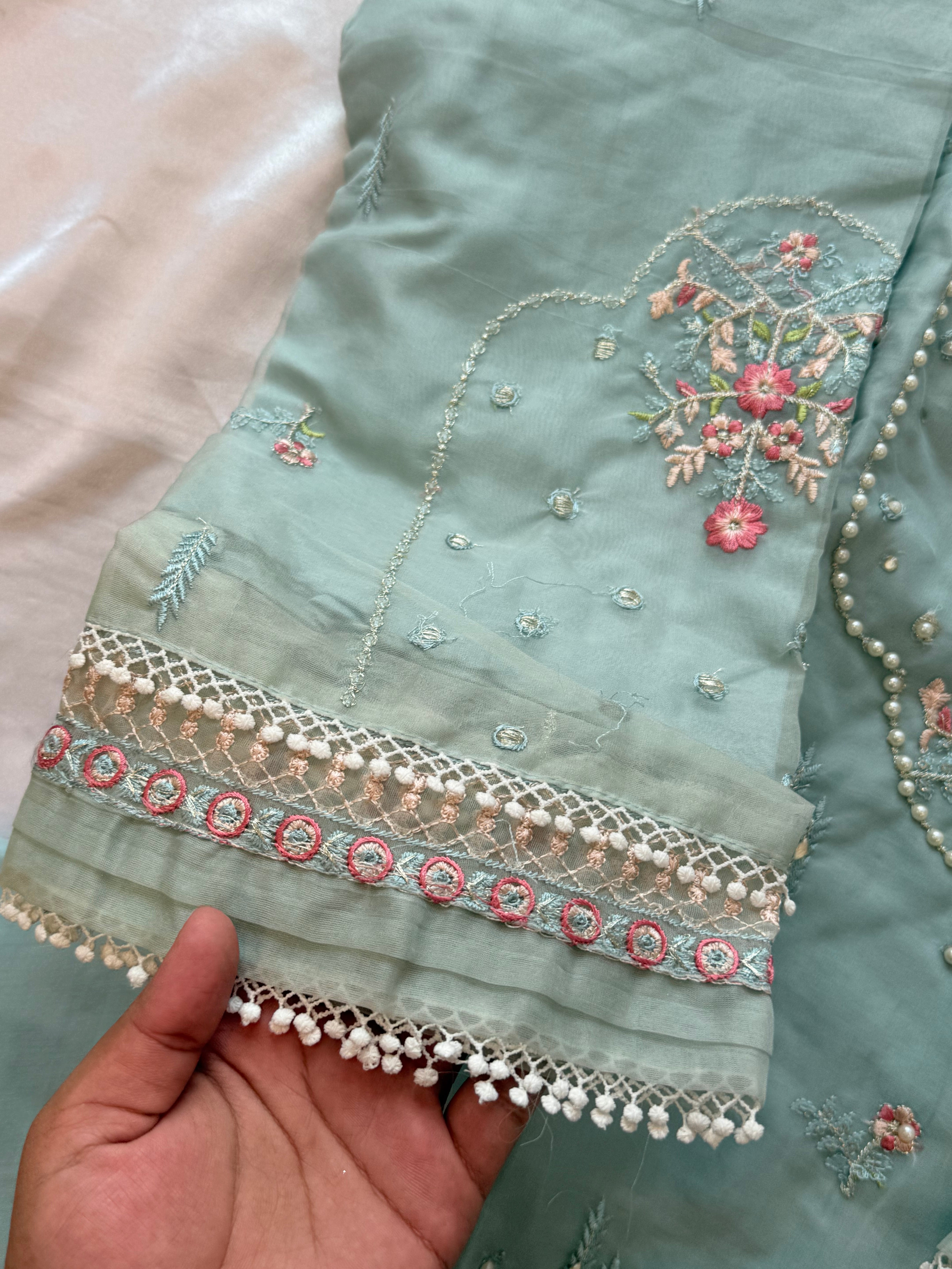 RUHI WHITE ORGANZA SUIT Q