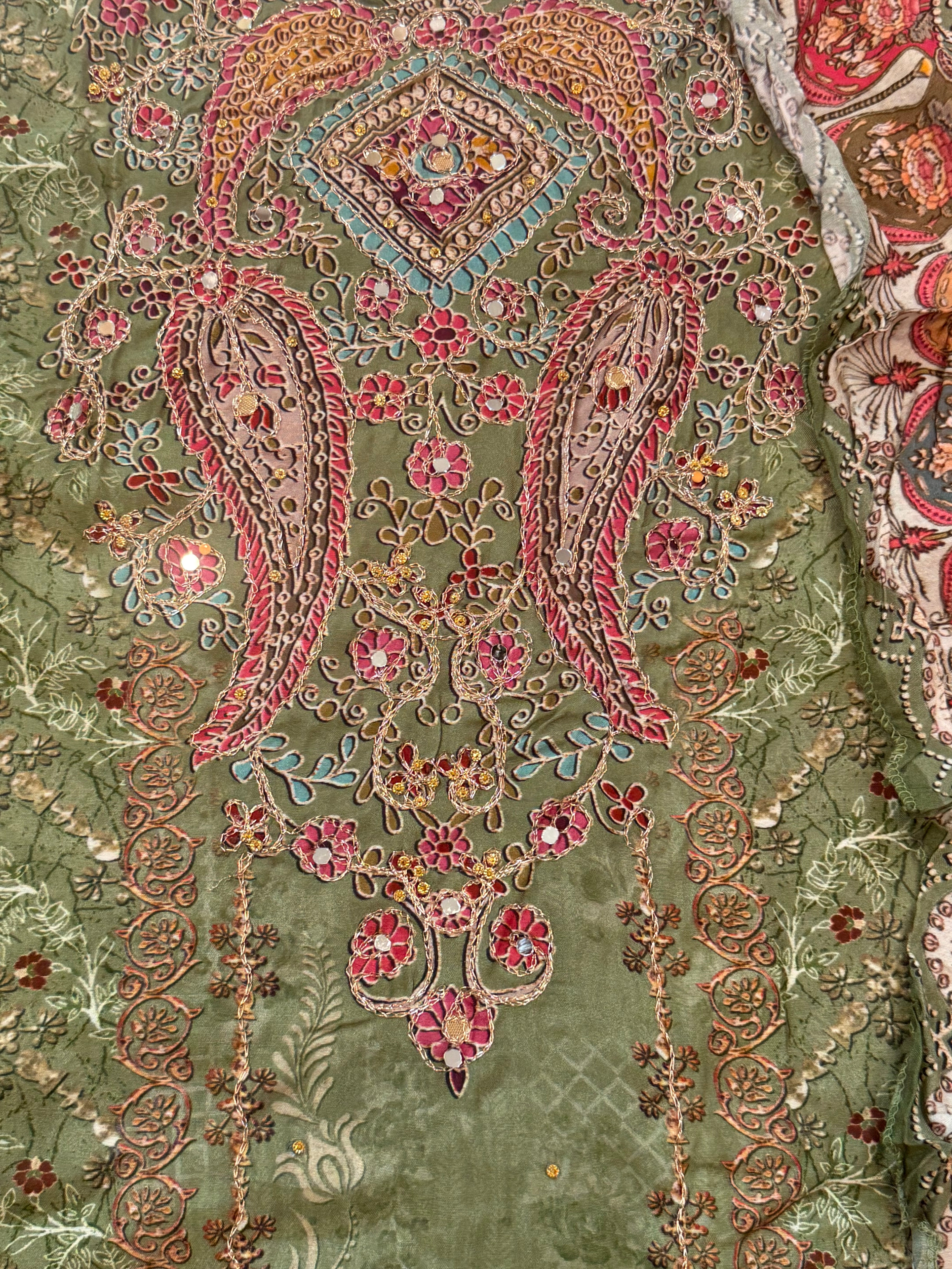 MUSLIN UNSTITCHED EMBROIDERY SUIT 3