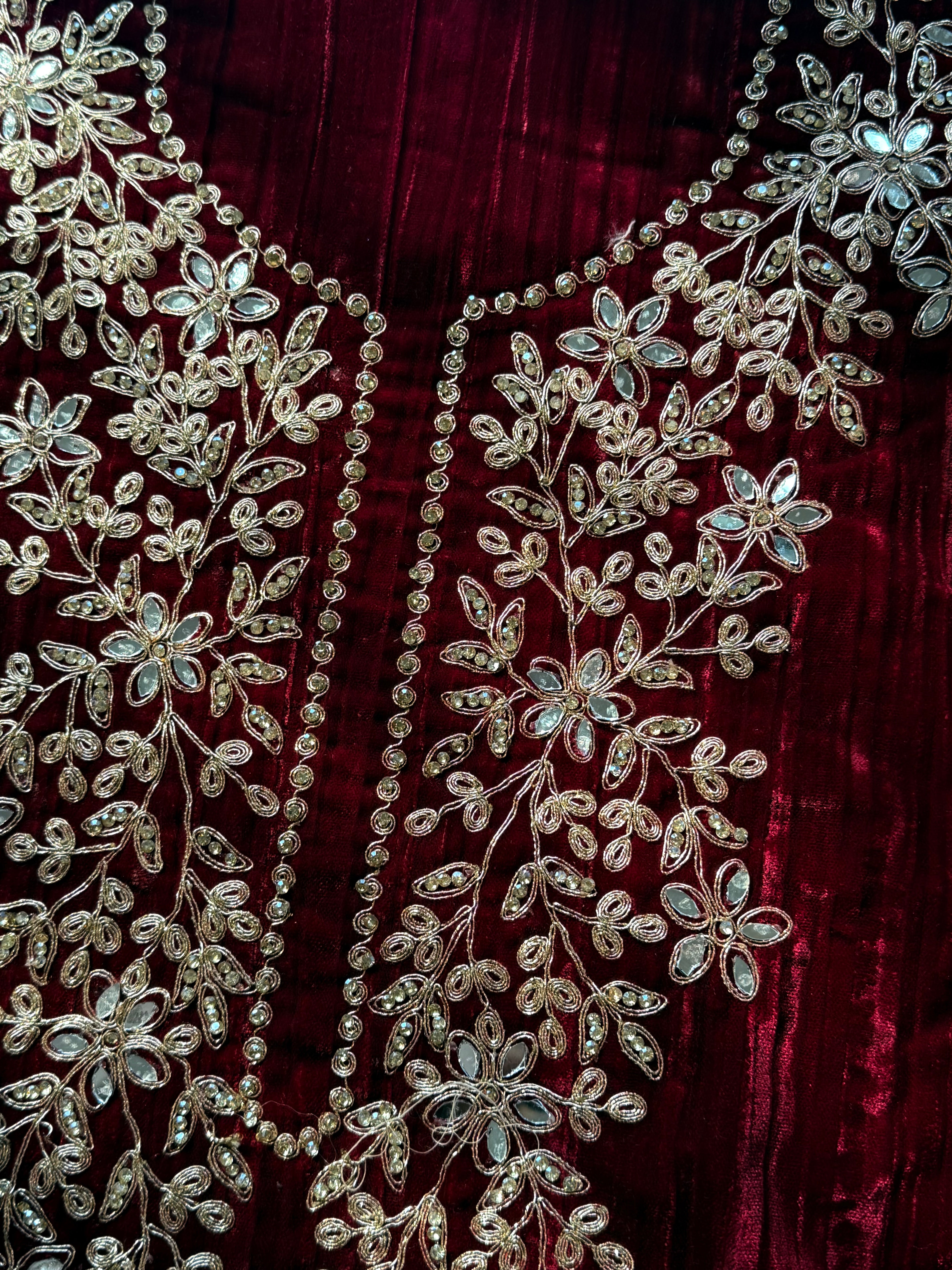 SAHER CRUSH VELVET EMBROIDERY SUIT 3 Q