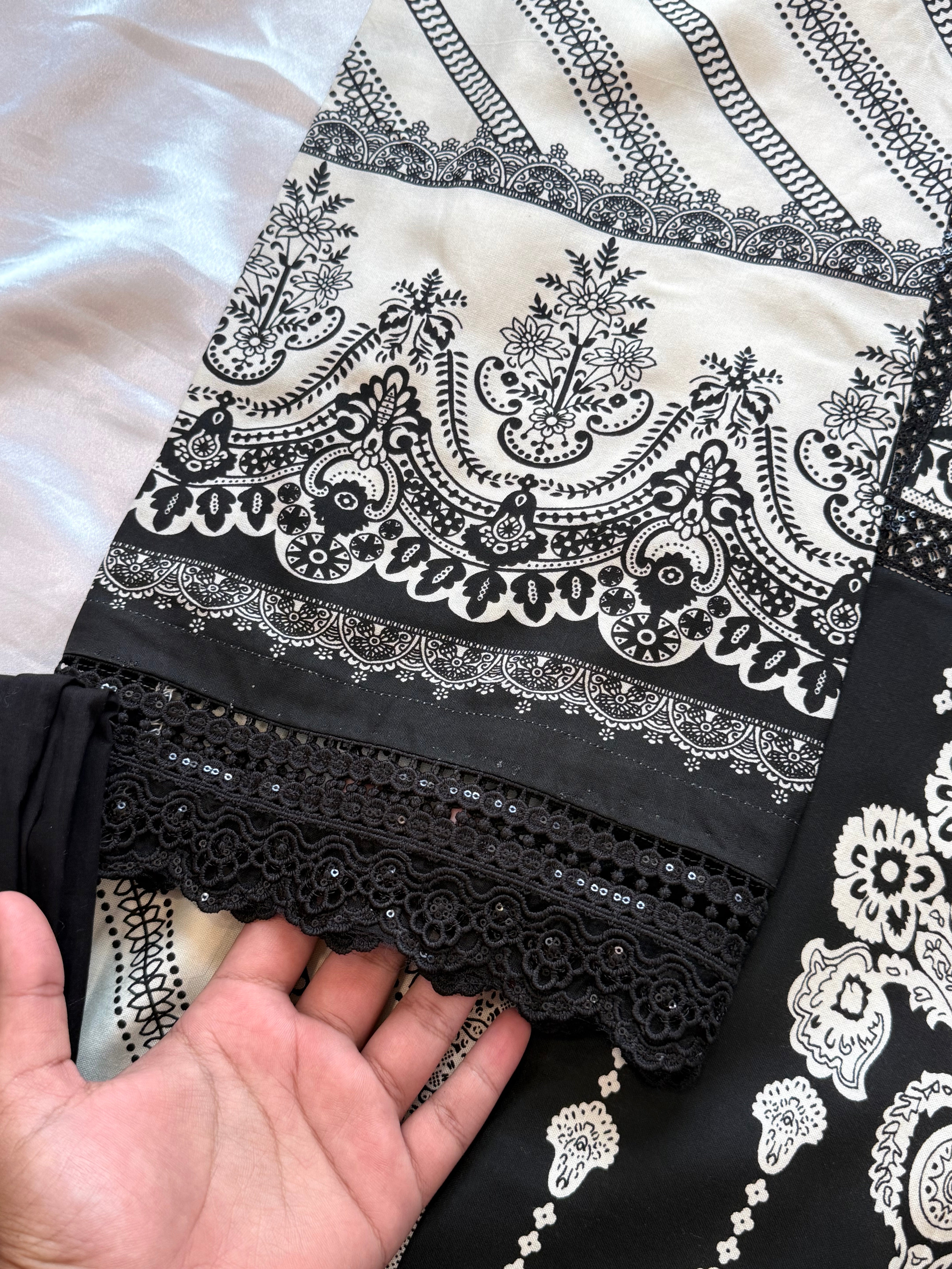 SIYA PAKISTANI LAWN KAFTAN SUIT