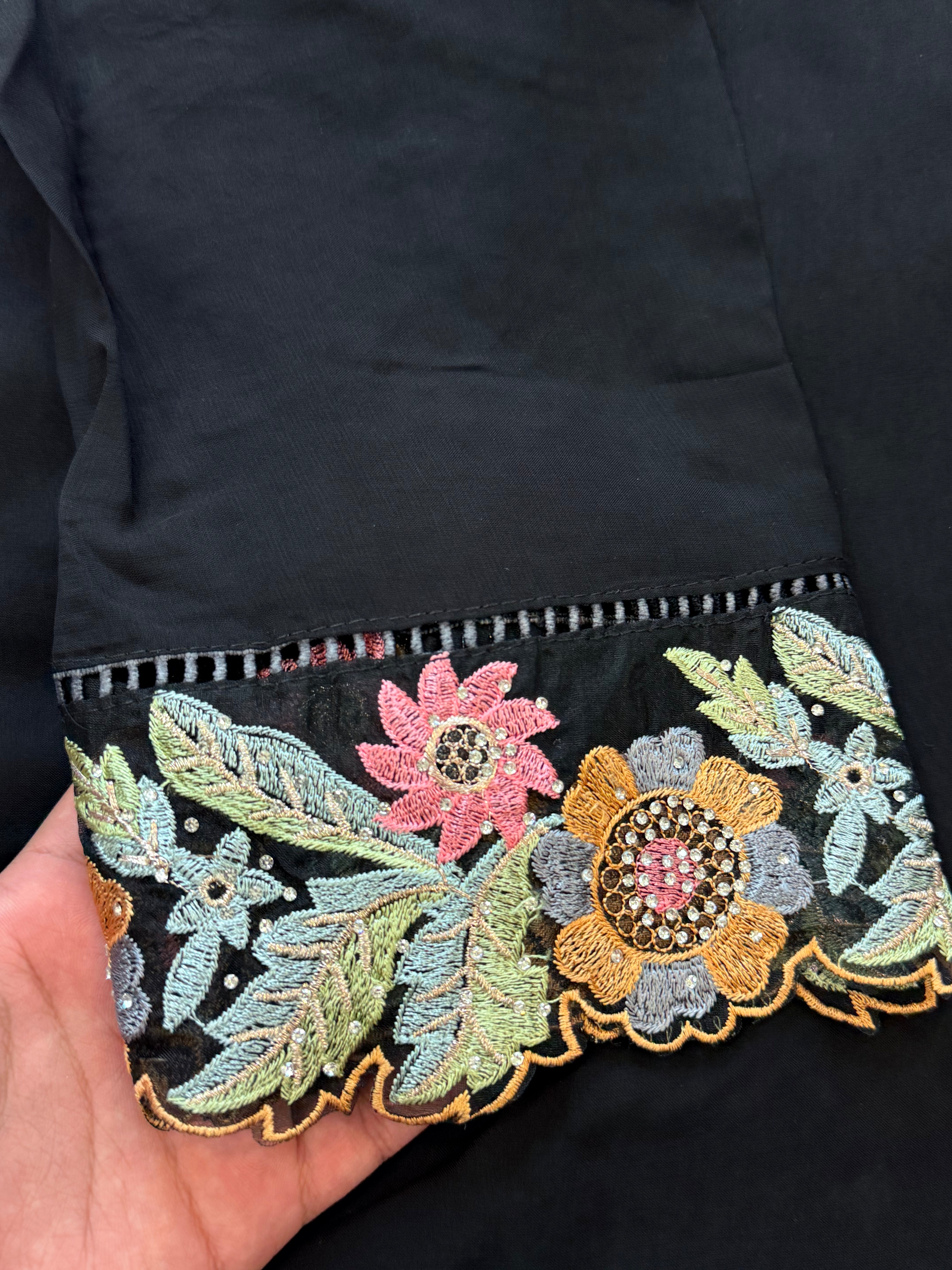 AFREEN FARSHI HANDWORK SUIT 2