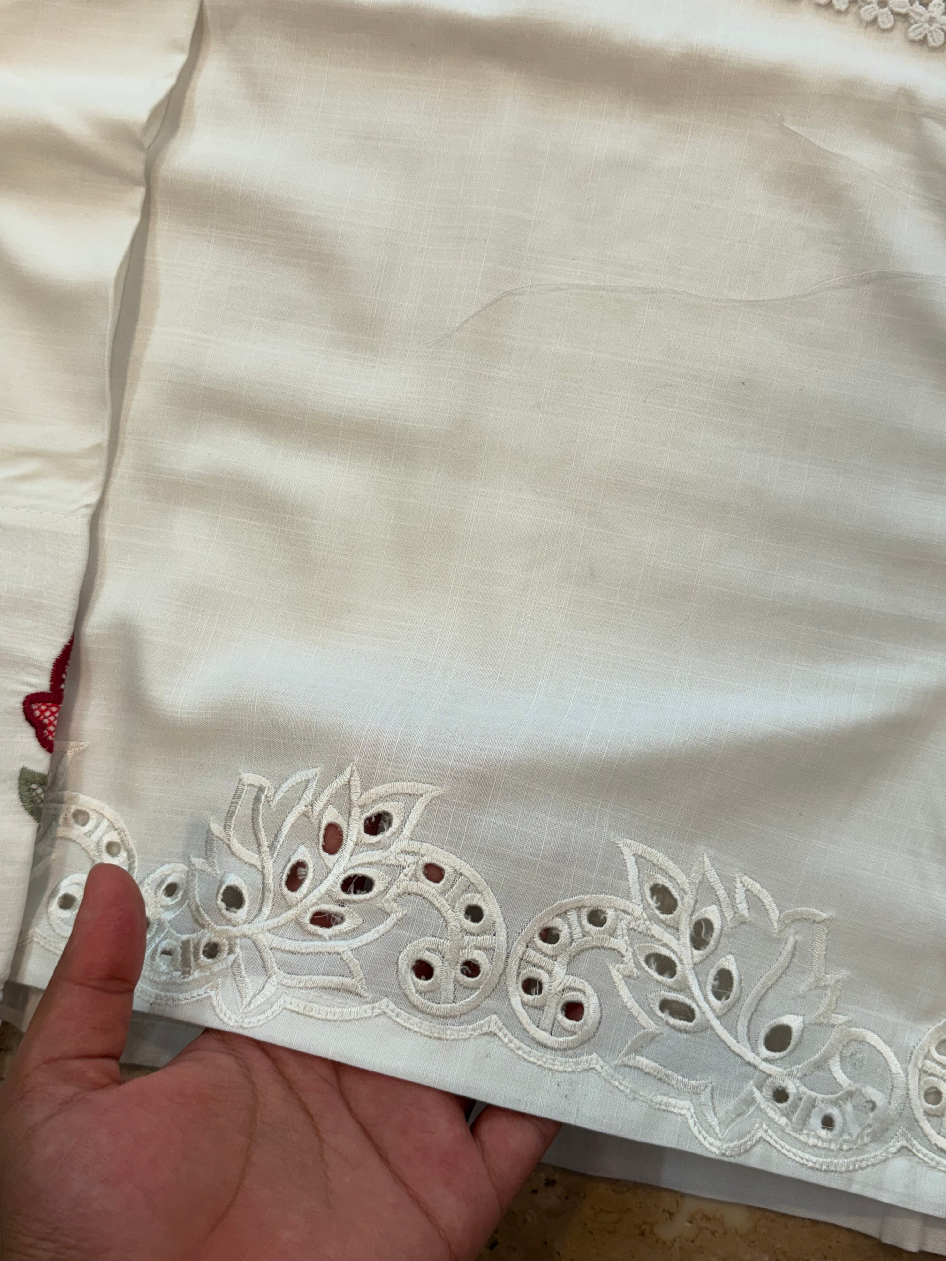 MILKY WHITE LAWN FLOWER FARSHI SUIT