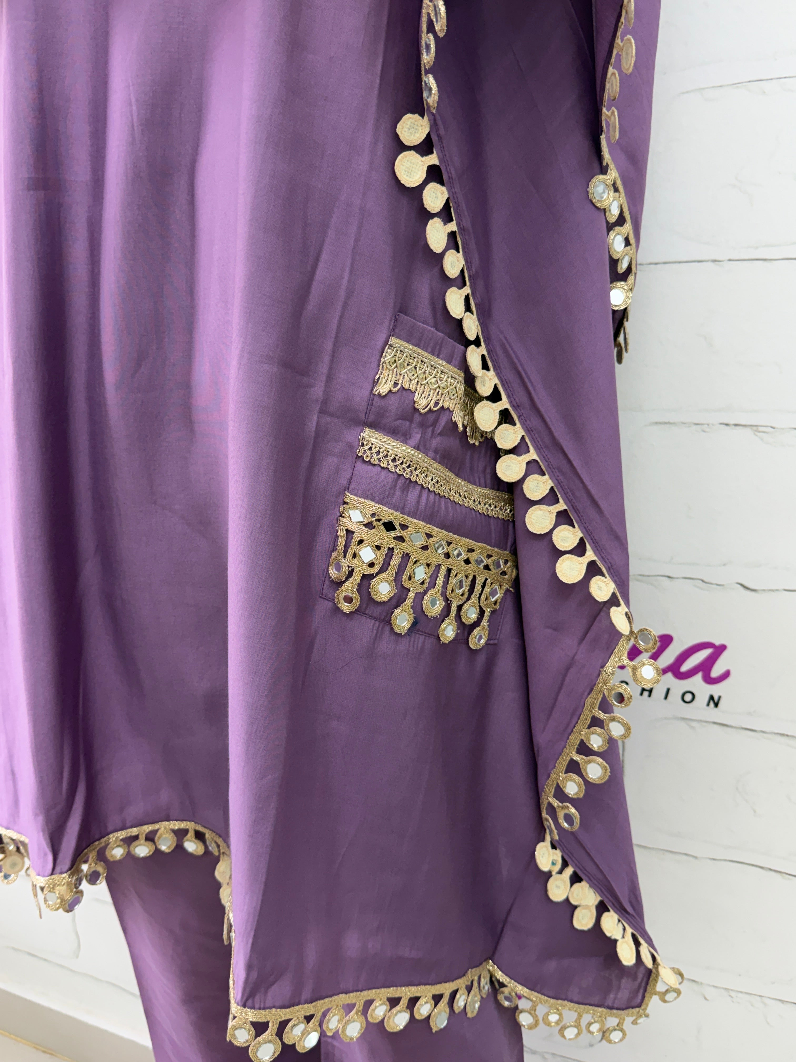 MIRROR LACE KAFTAN SUIT 1