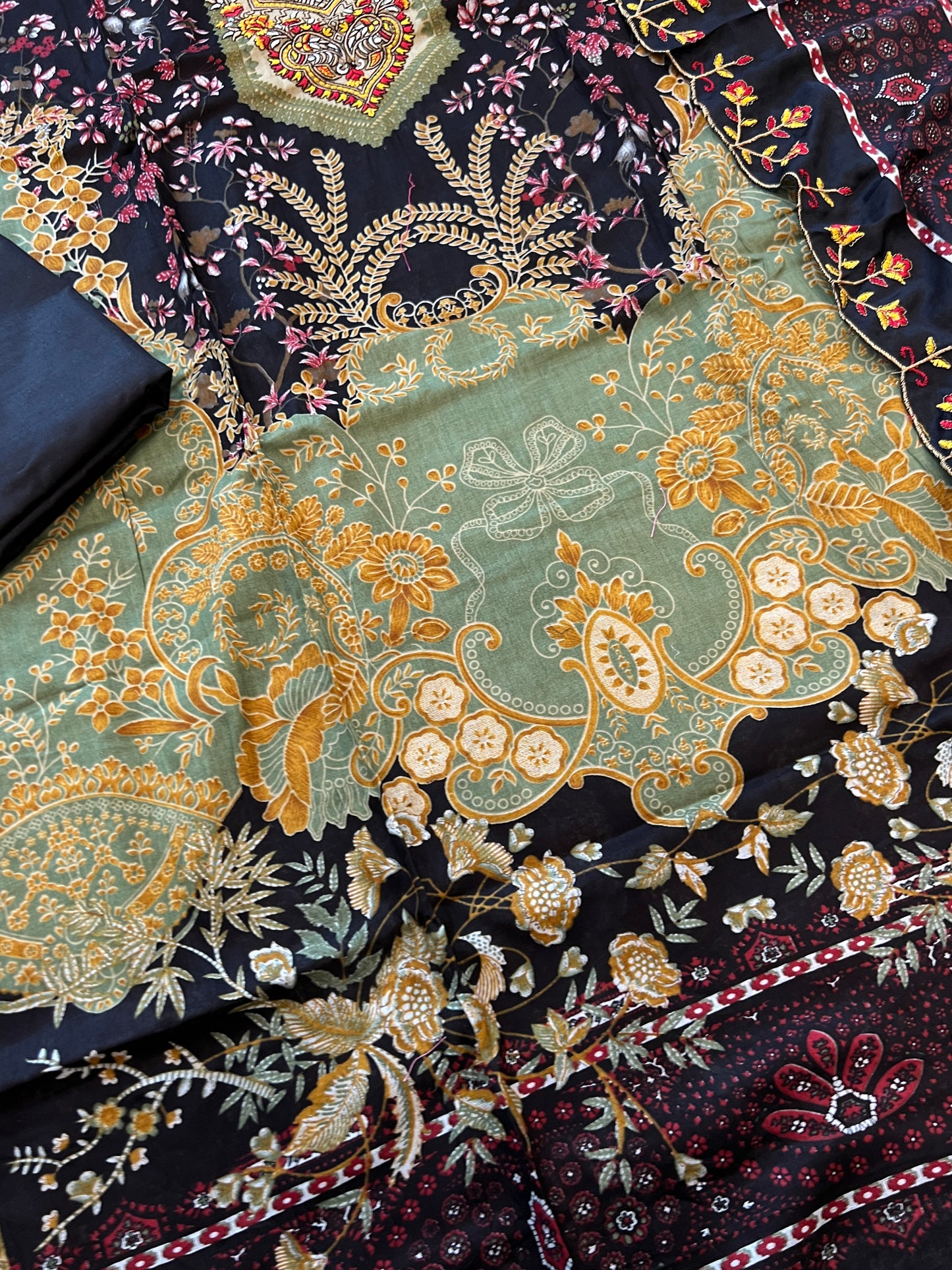 HARSHA BIN SAEED LAWN EMBROIDERY SUIT