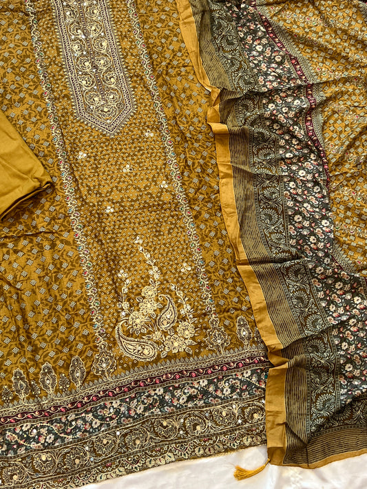 MUSLIN EMBROIDERY SUIT 243