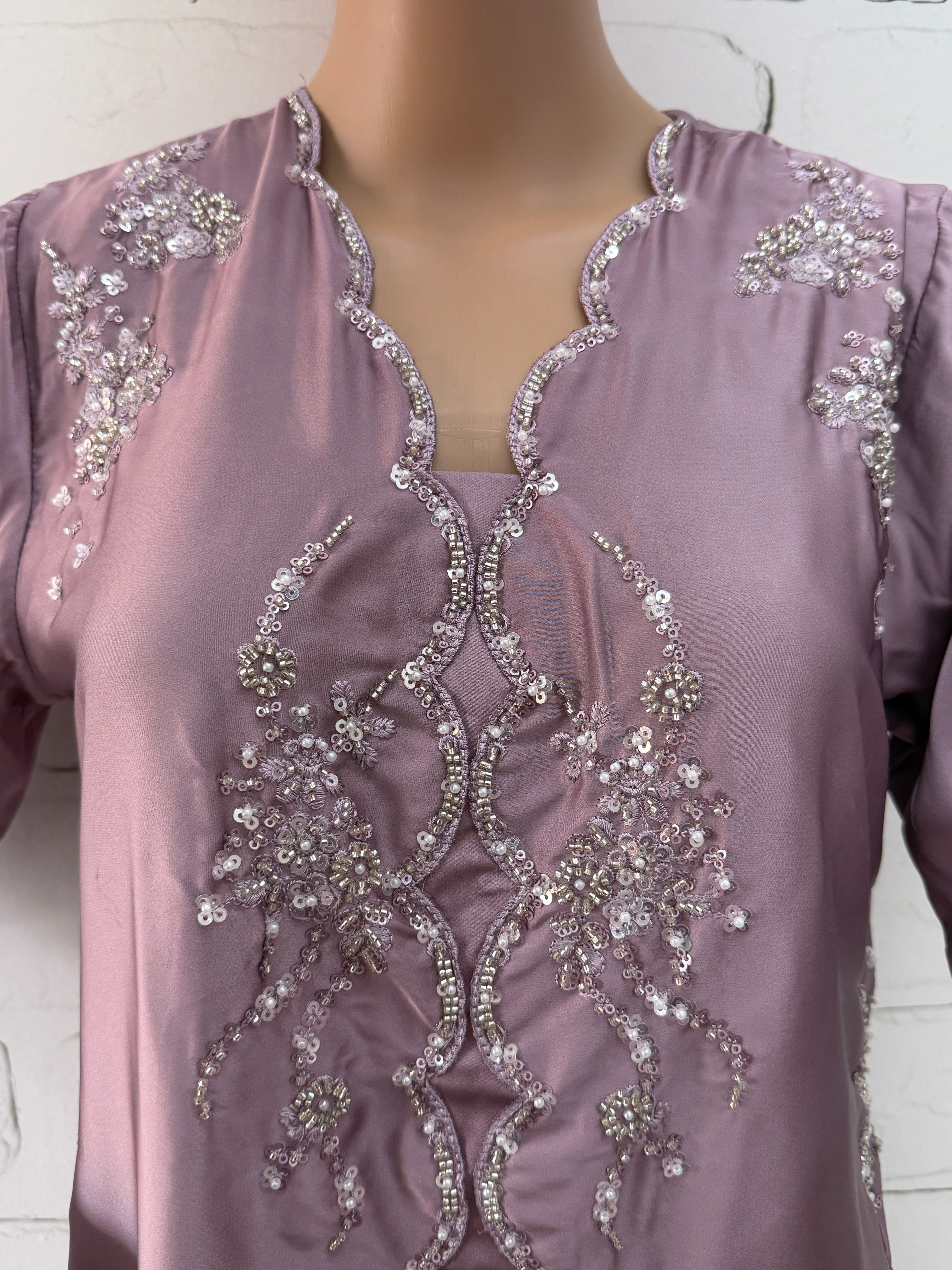 SATIN HANDWORK CO-ORD SET Q