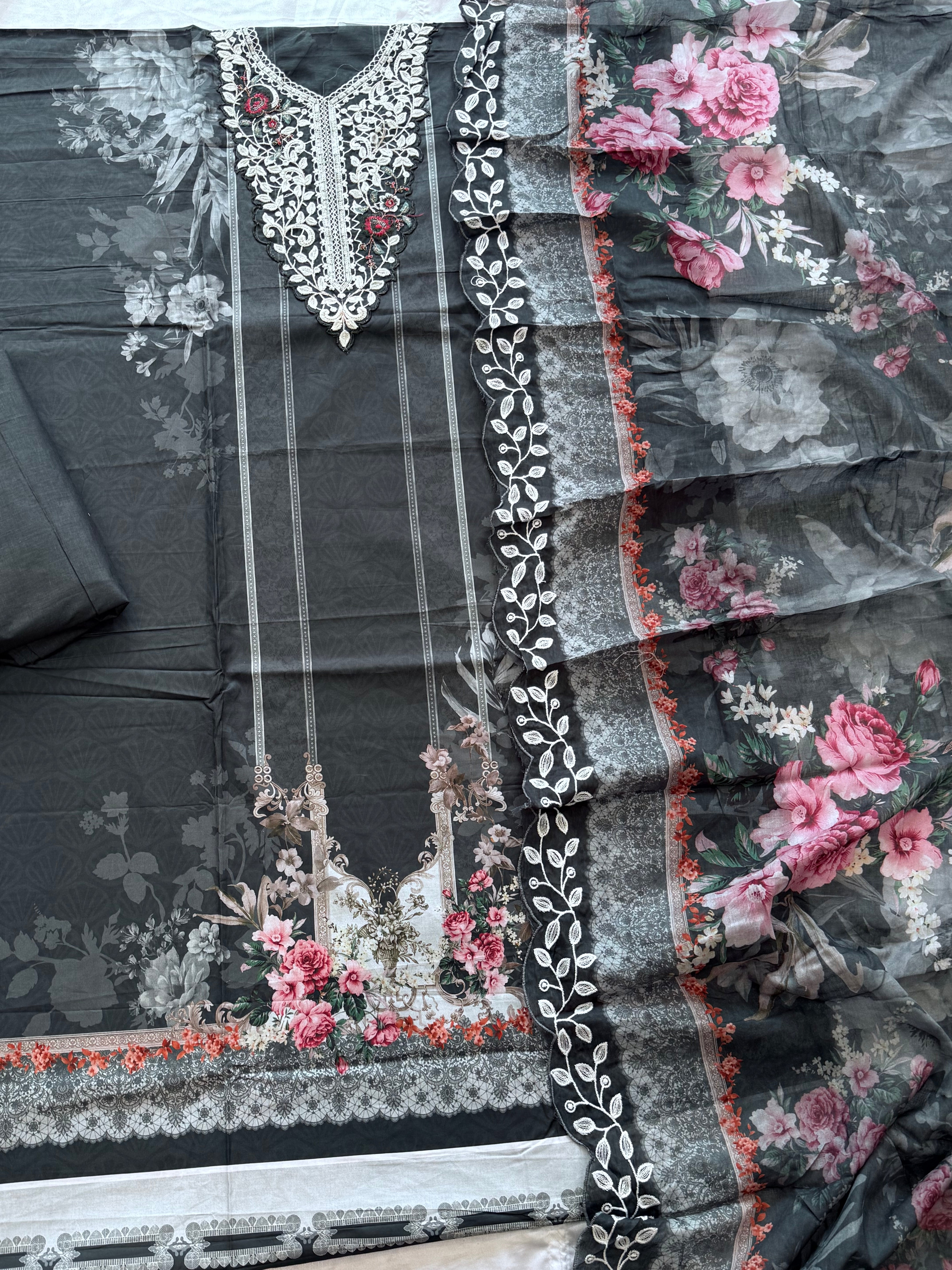 BINSAEED LAWN EMBROIDERY SUIT 3