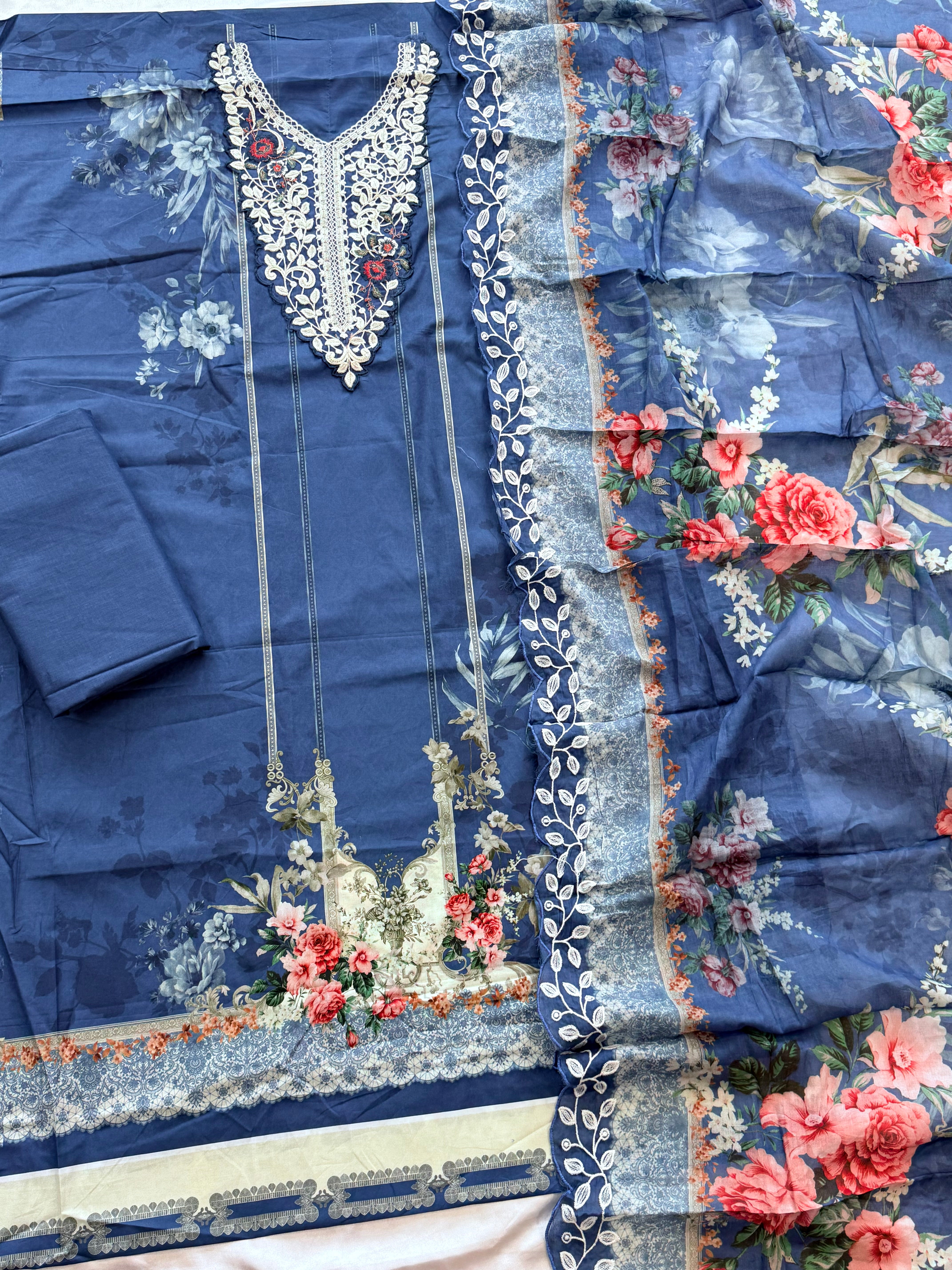 BINSAEED LAWN EMBROIDERY SUIT 2