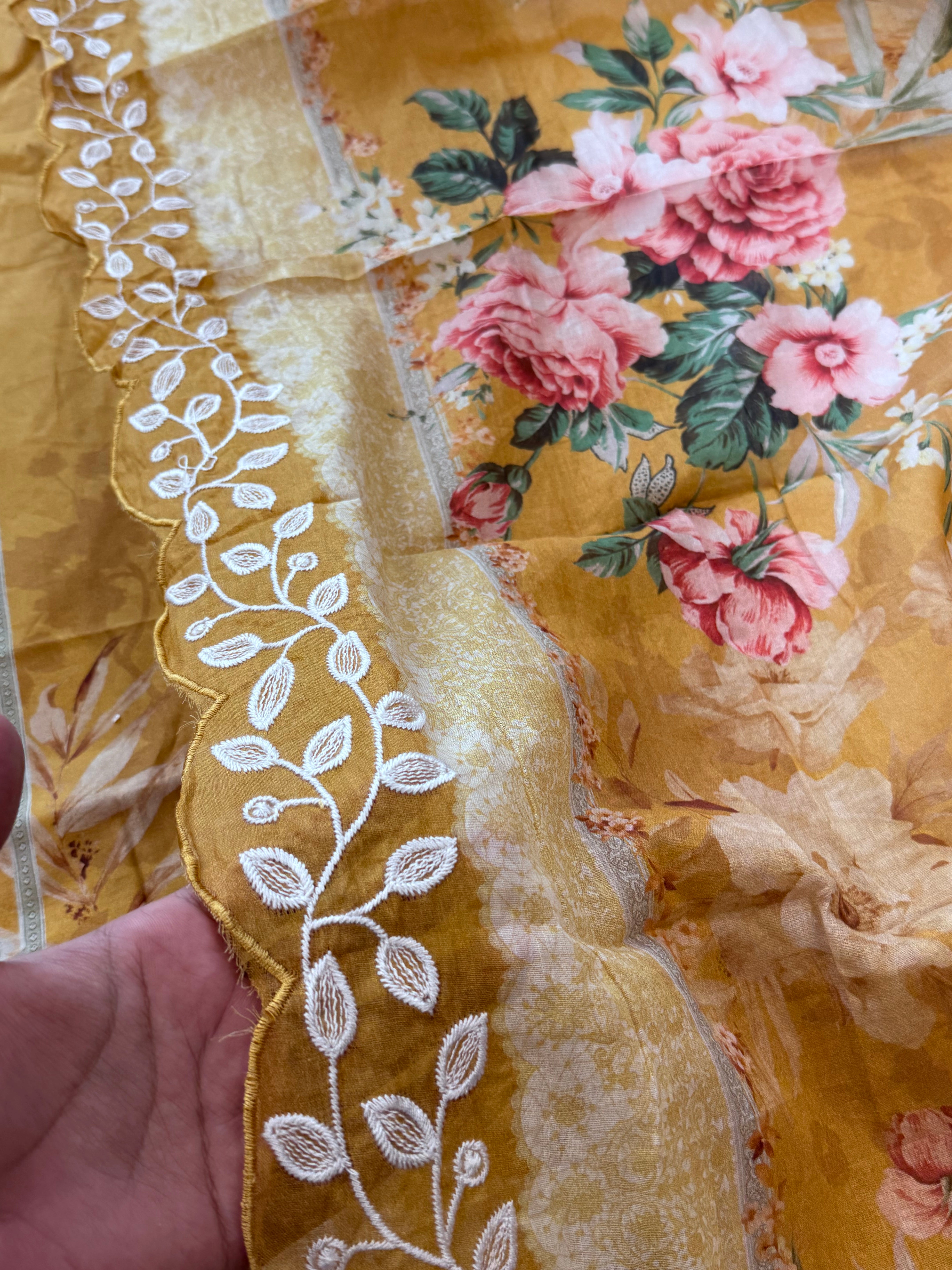 BINSAEED LAWN EMBROIDERY SUIT 1001