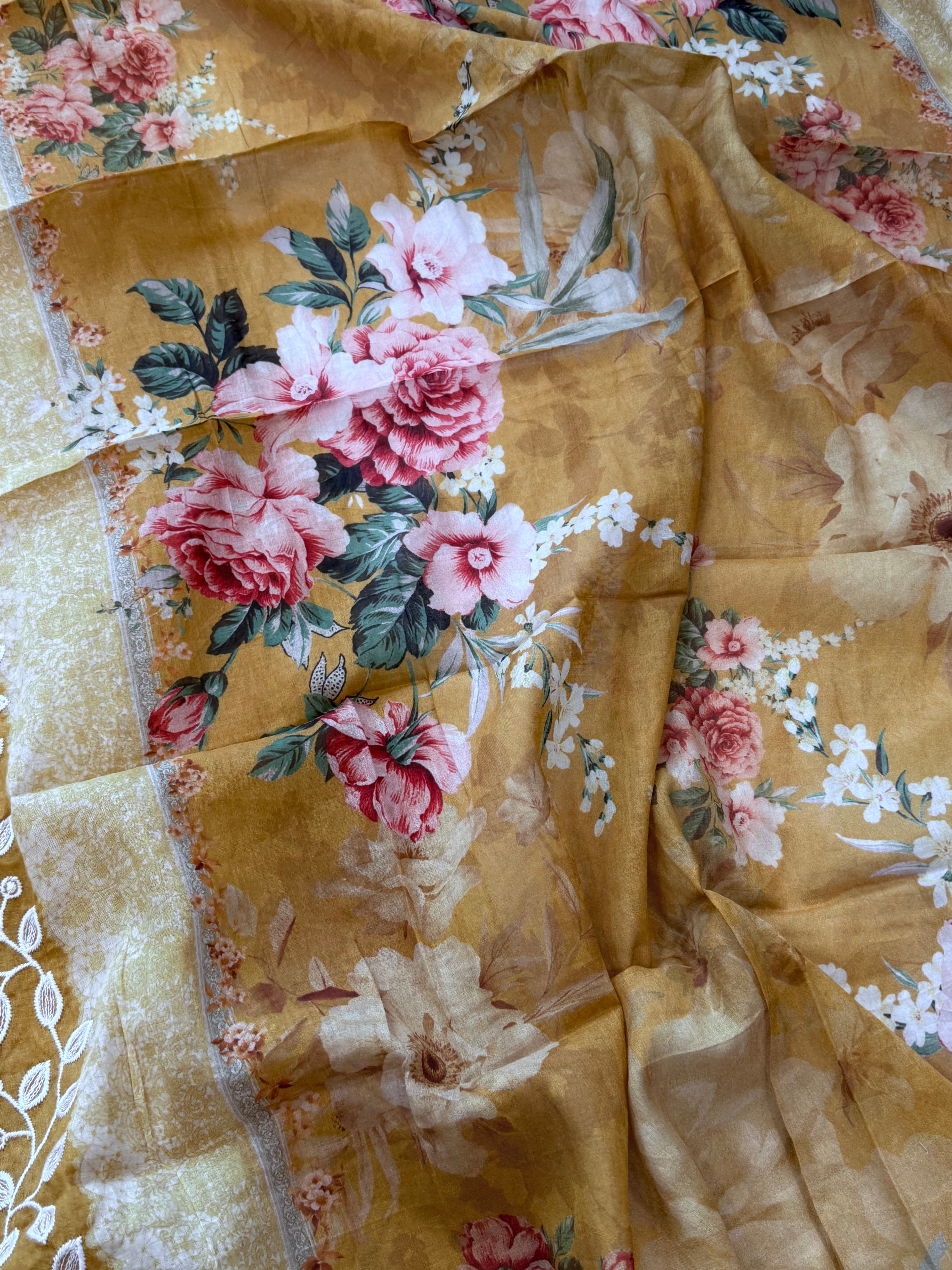 BINSAEED LAWN EMBROIDERY SUIT 1001