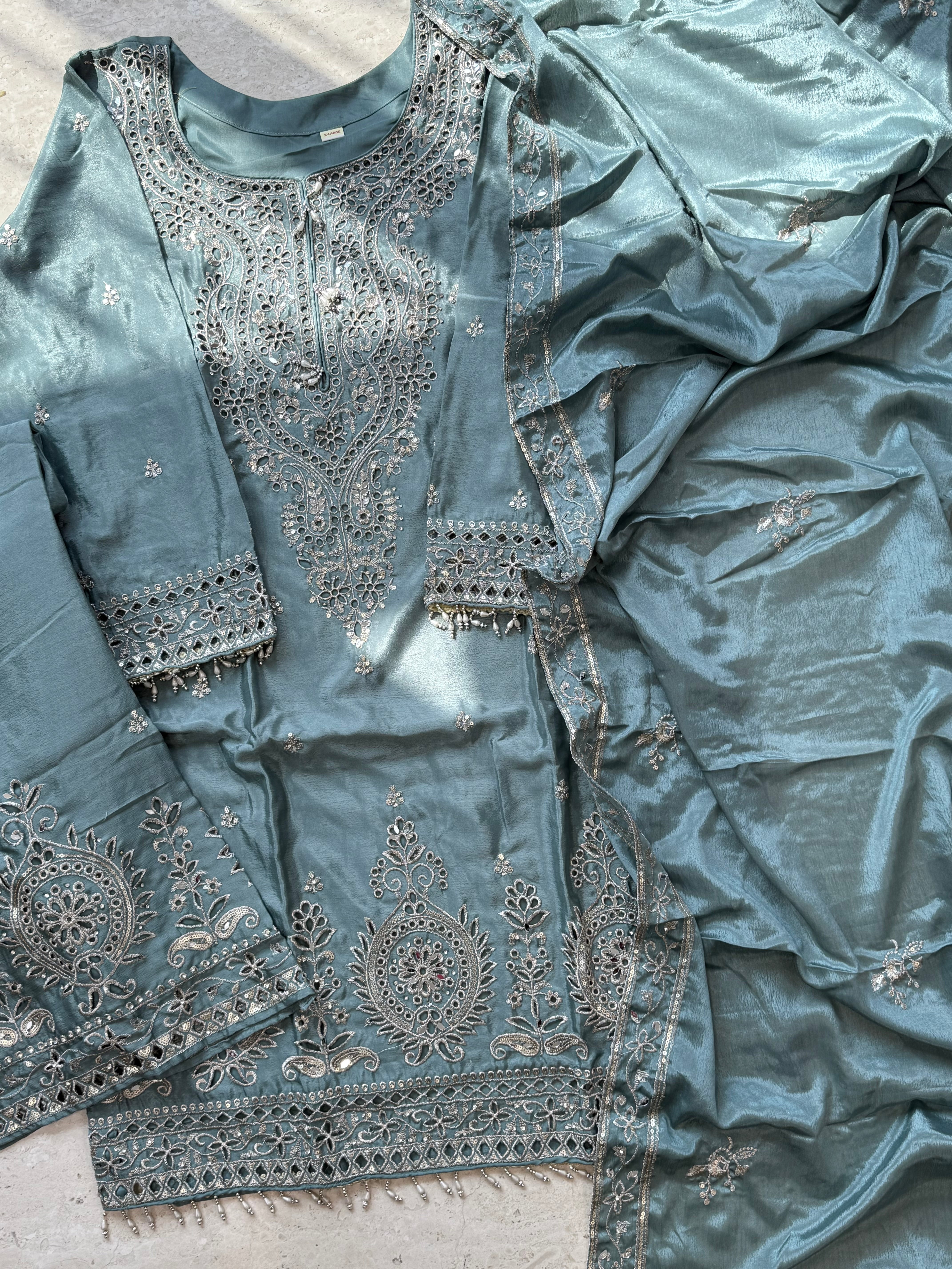 PARO SHIMMER HANDWORK SUIT R
