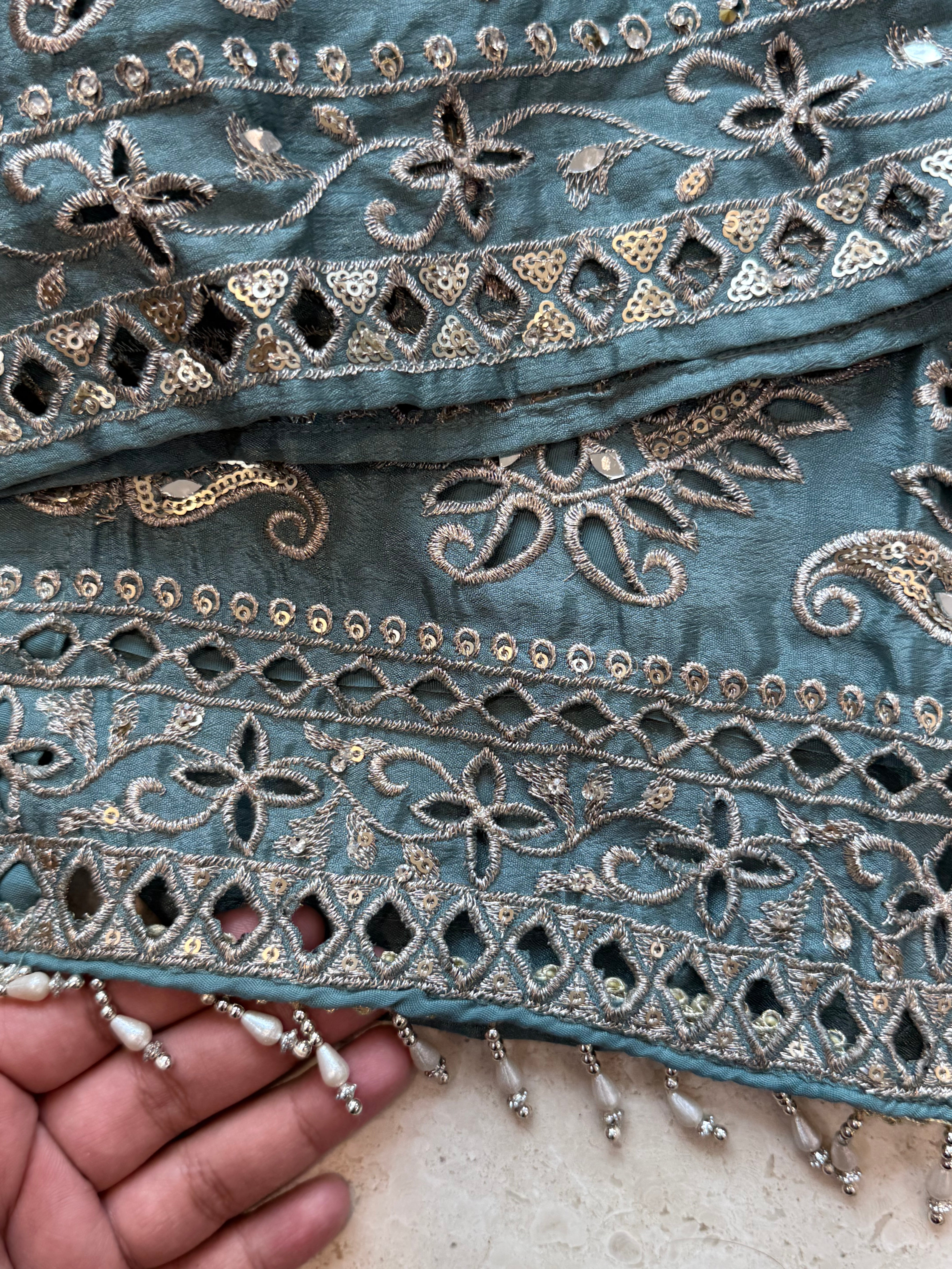 PARO SHIMMER HANDWORK SUIT R