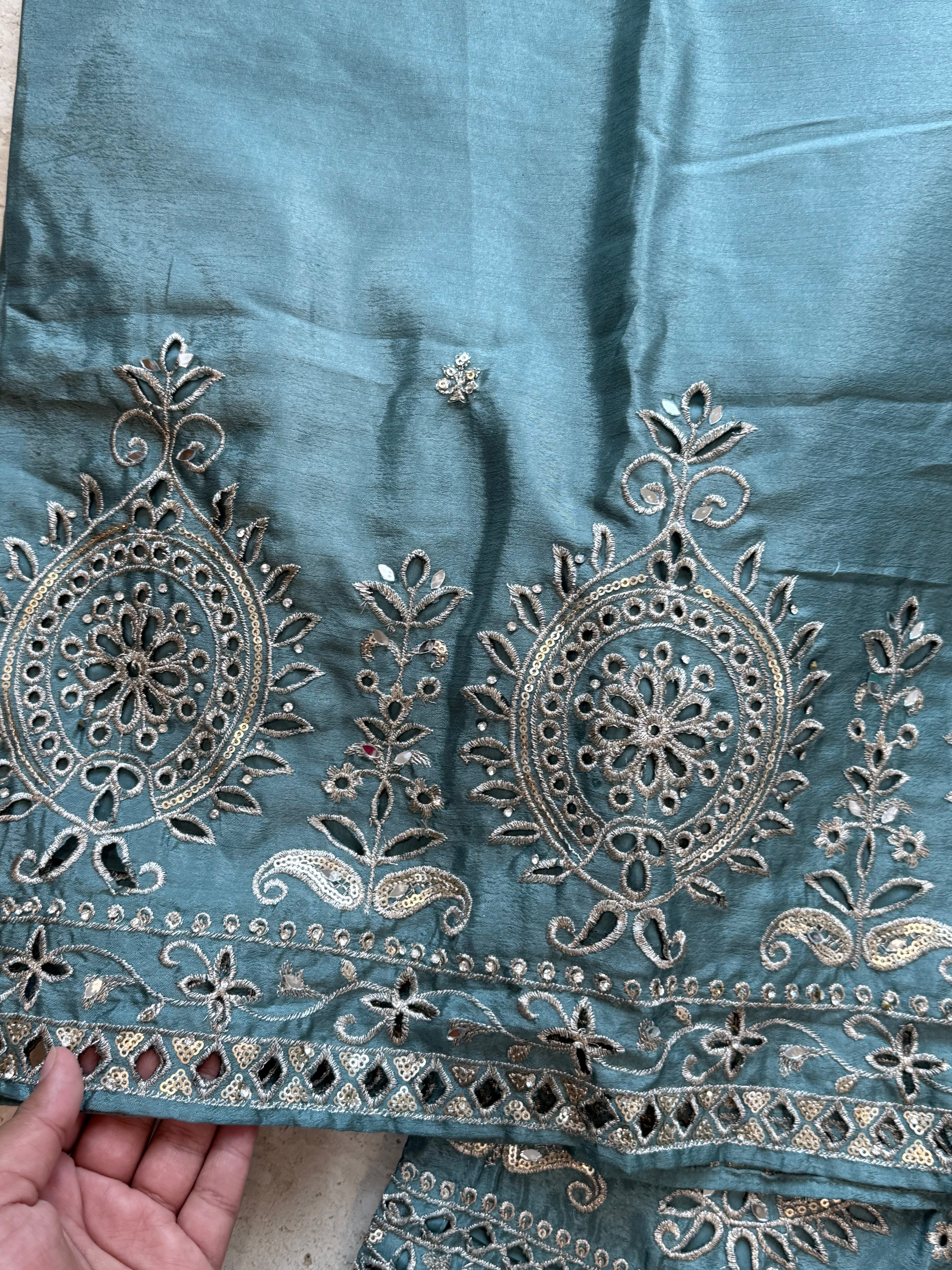 PARO SHIMMER HANDWORK SUIT R