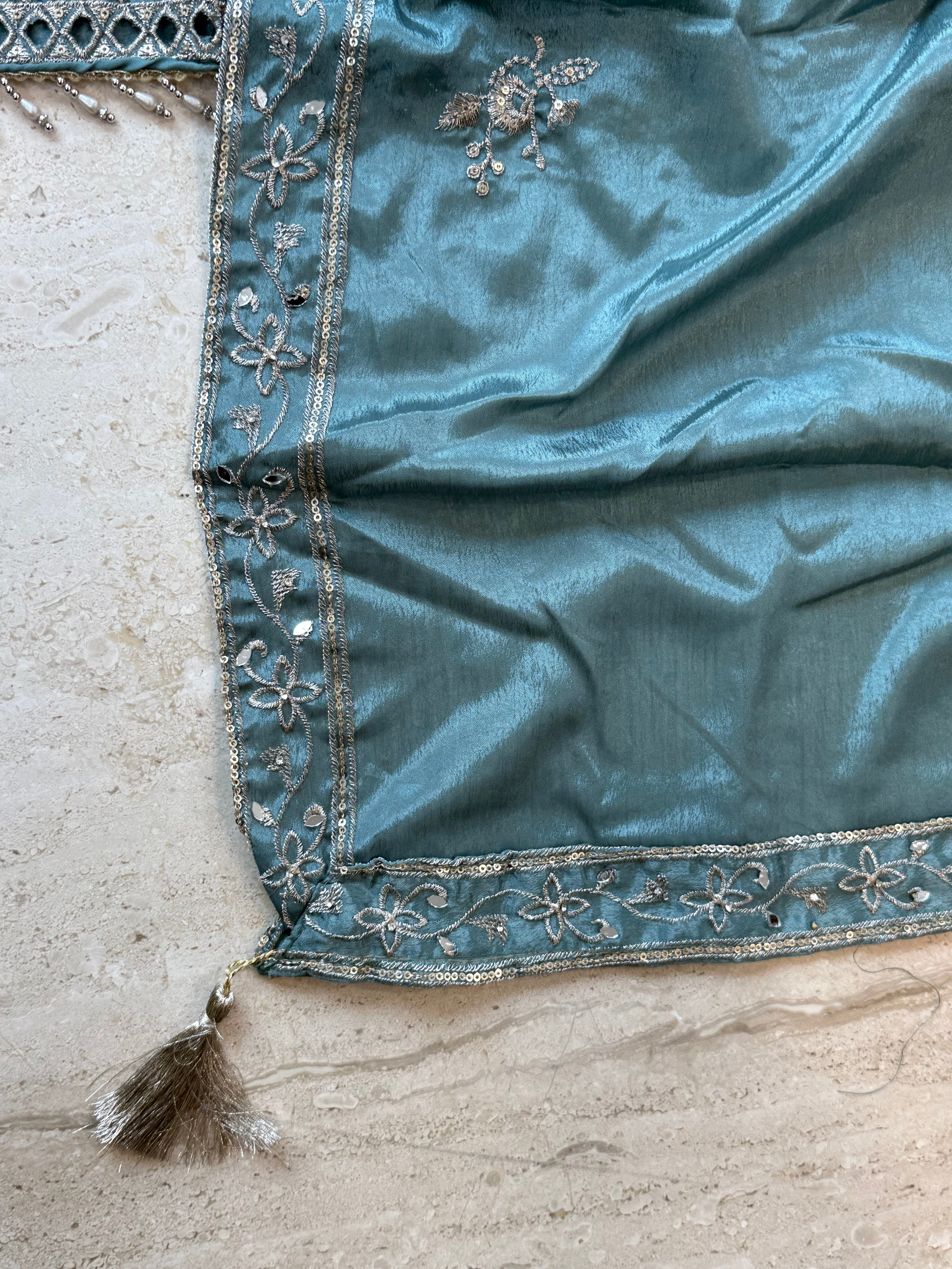 PARO SHIMMER HANDWORK SUIT R