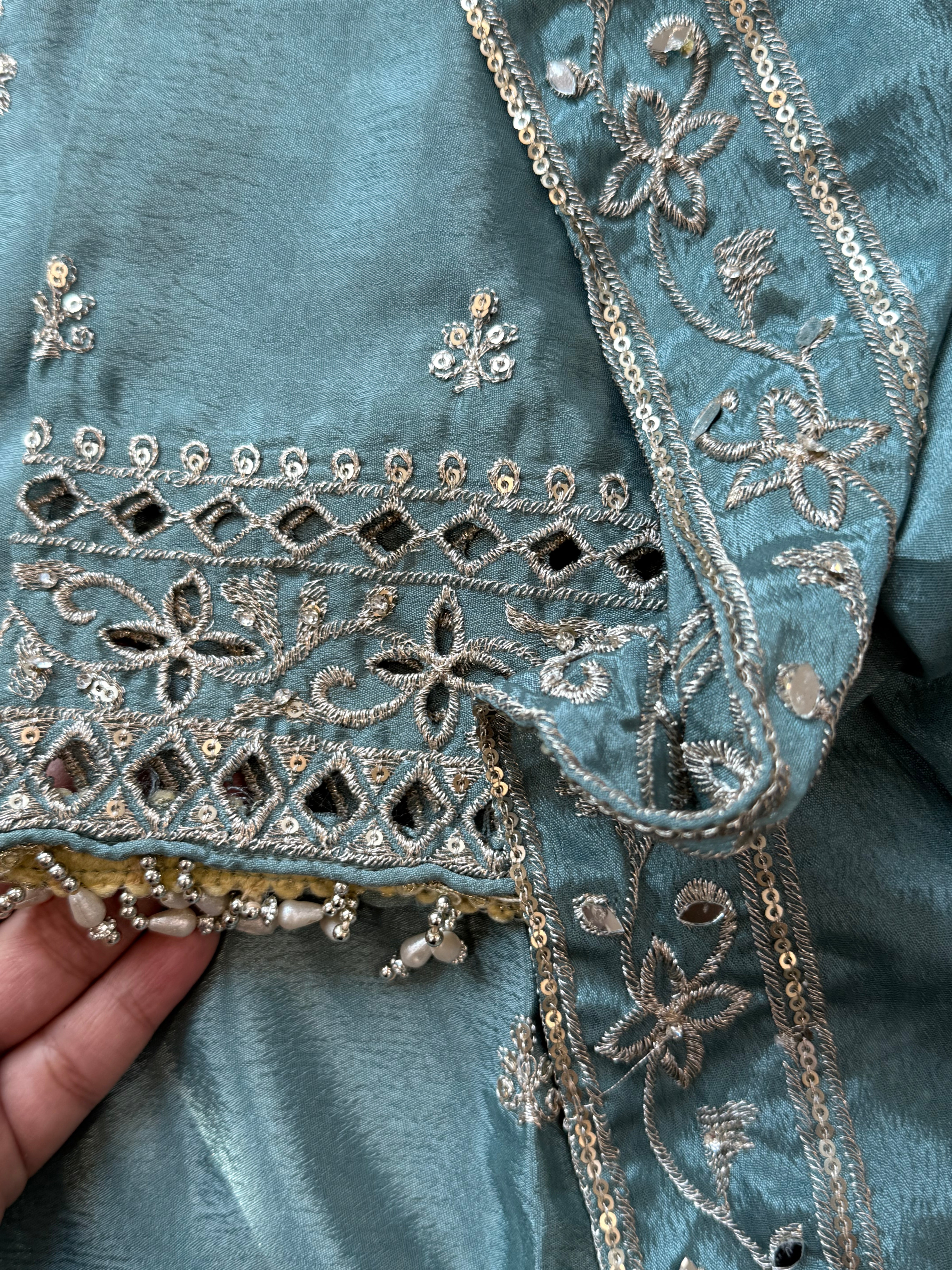 PARO SHIMMER HANDWORK SUIT R