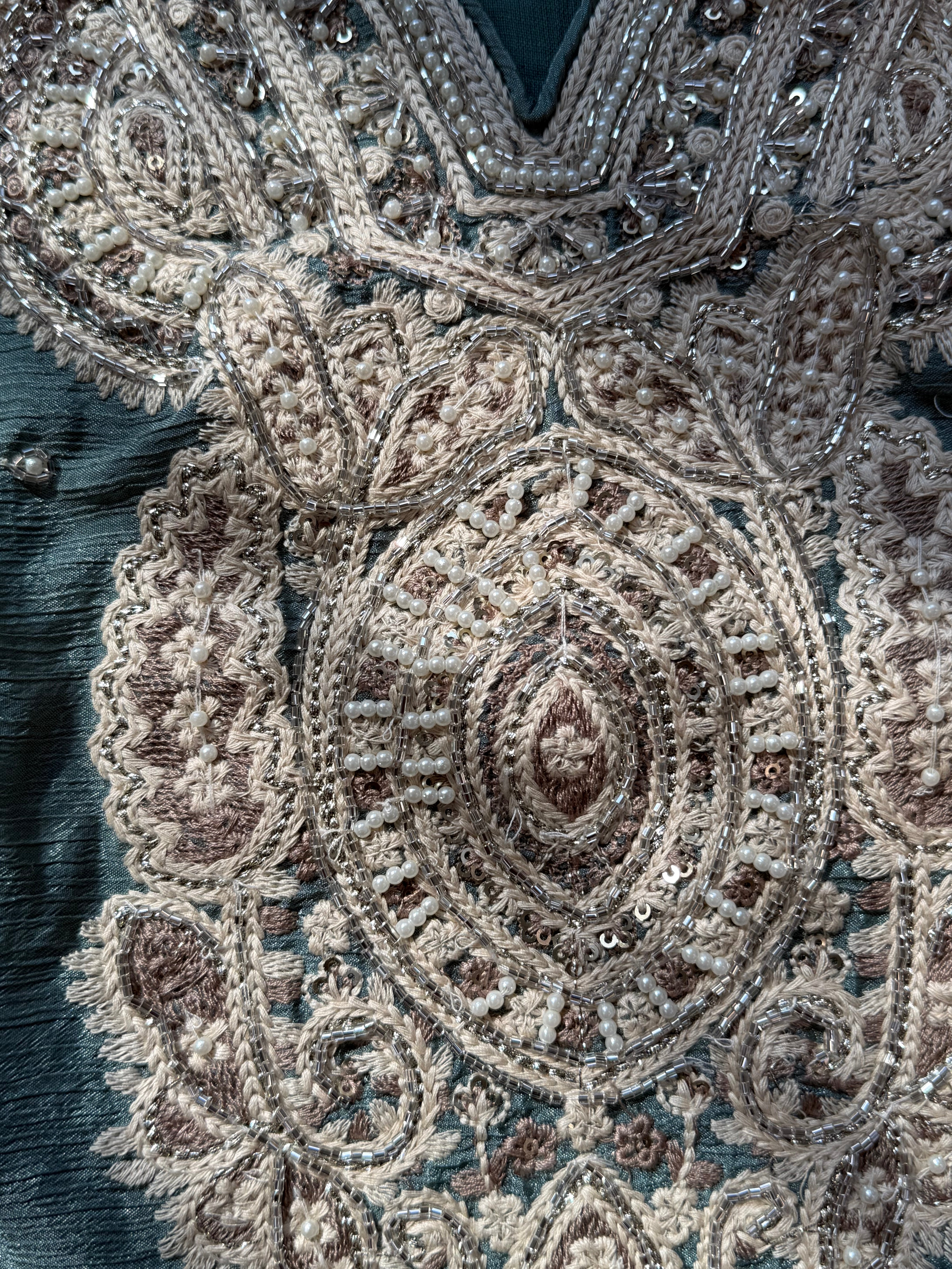 PARO SHIMMER HANDWORK SUIT R