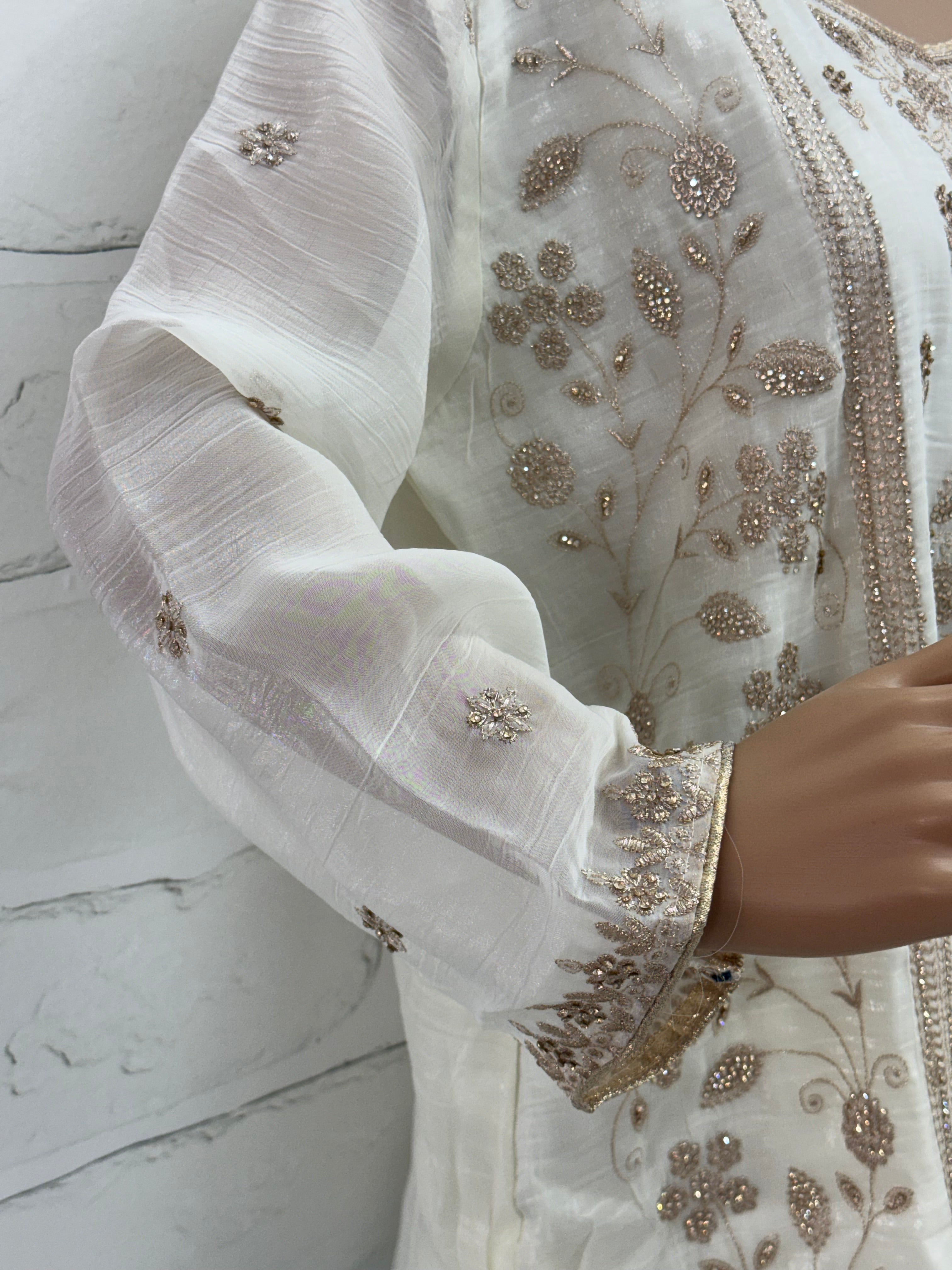 RUHEENA FARSHI LAHENGA SUIT 5 Q
