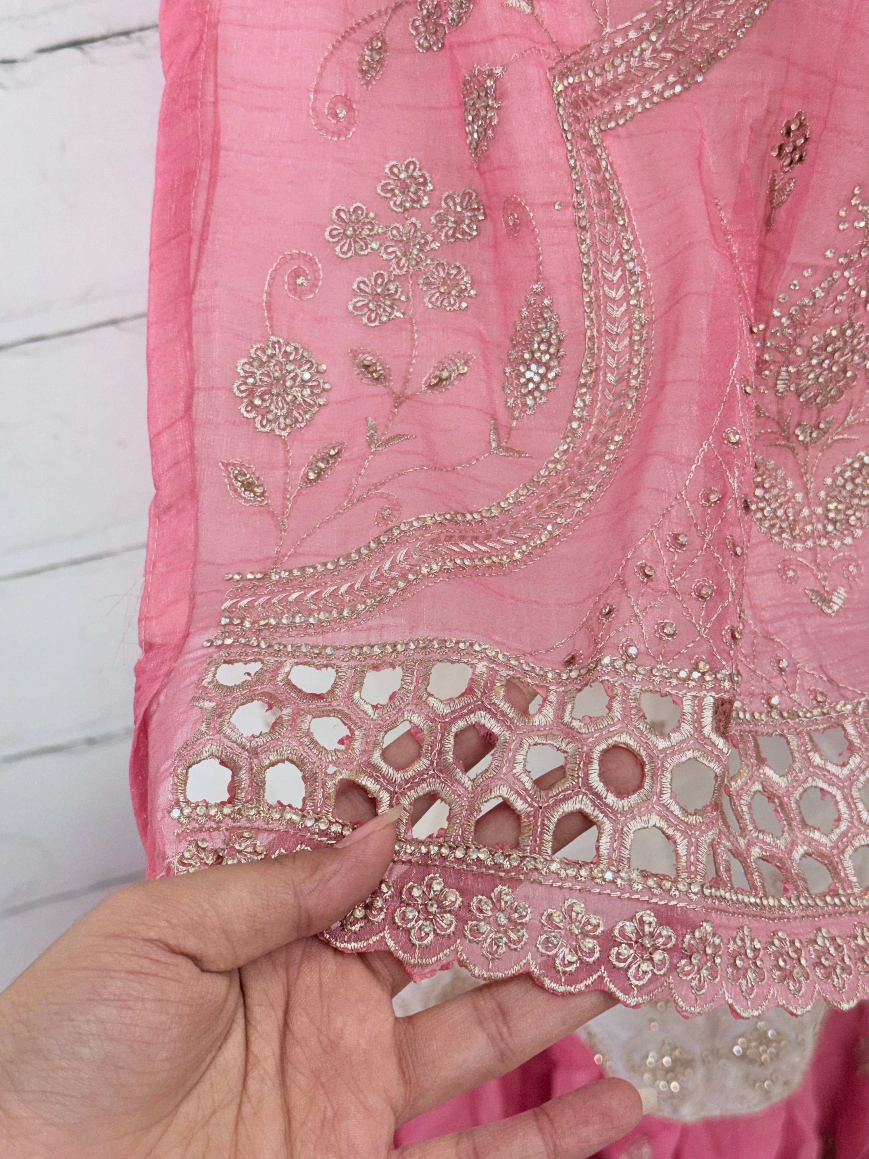 RUHEENA FARSHI LAHENGA SUIT 8 Q