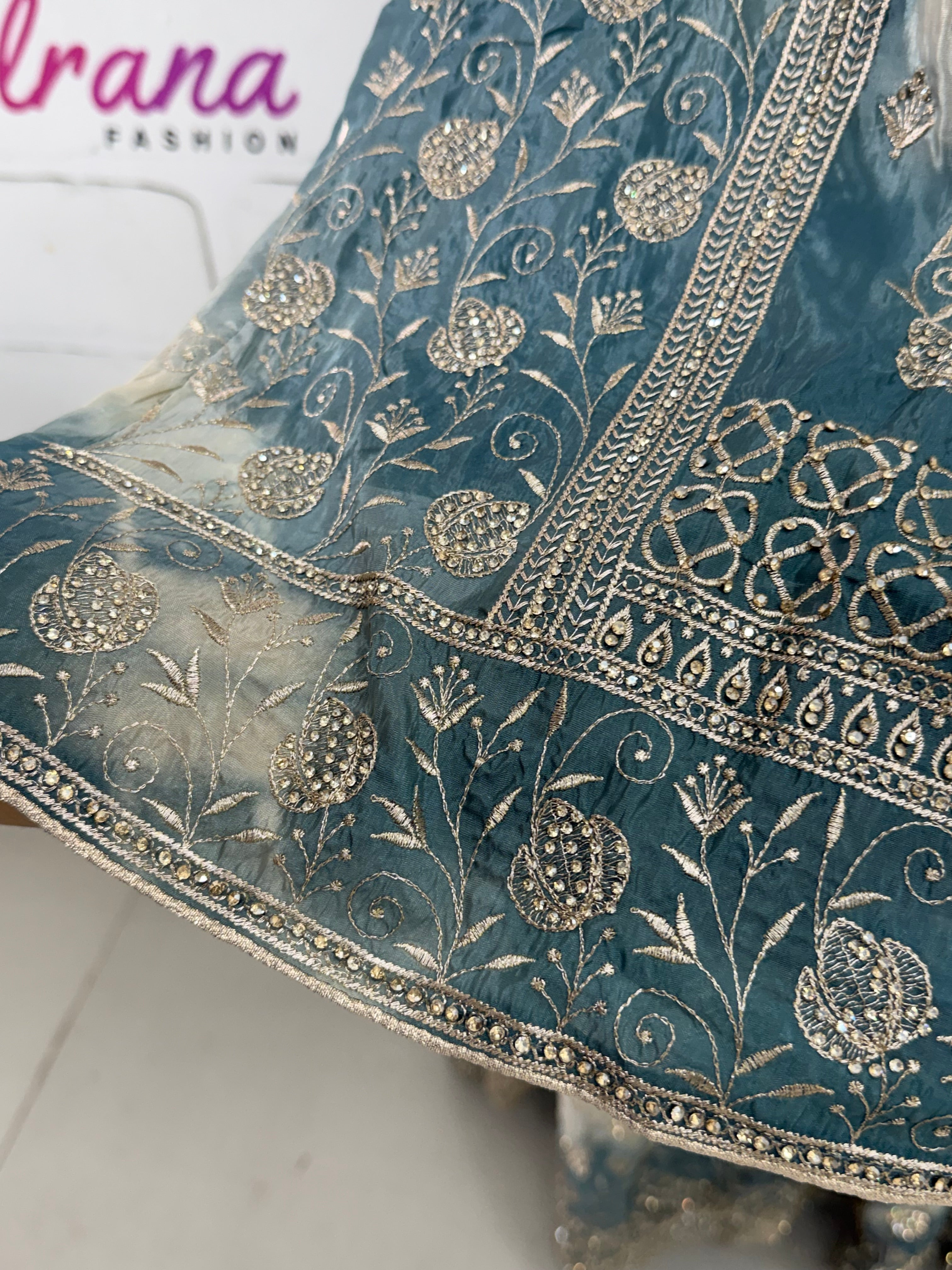 RUHEENA FARSHI LAHENGA SUIT 11