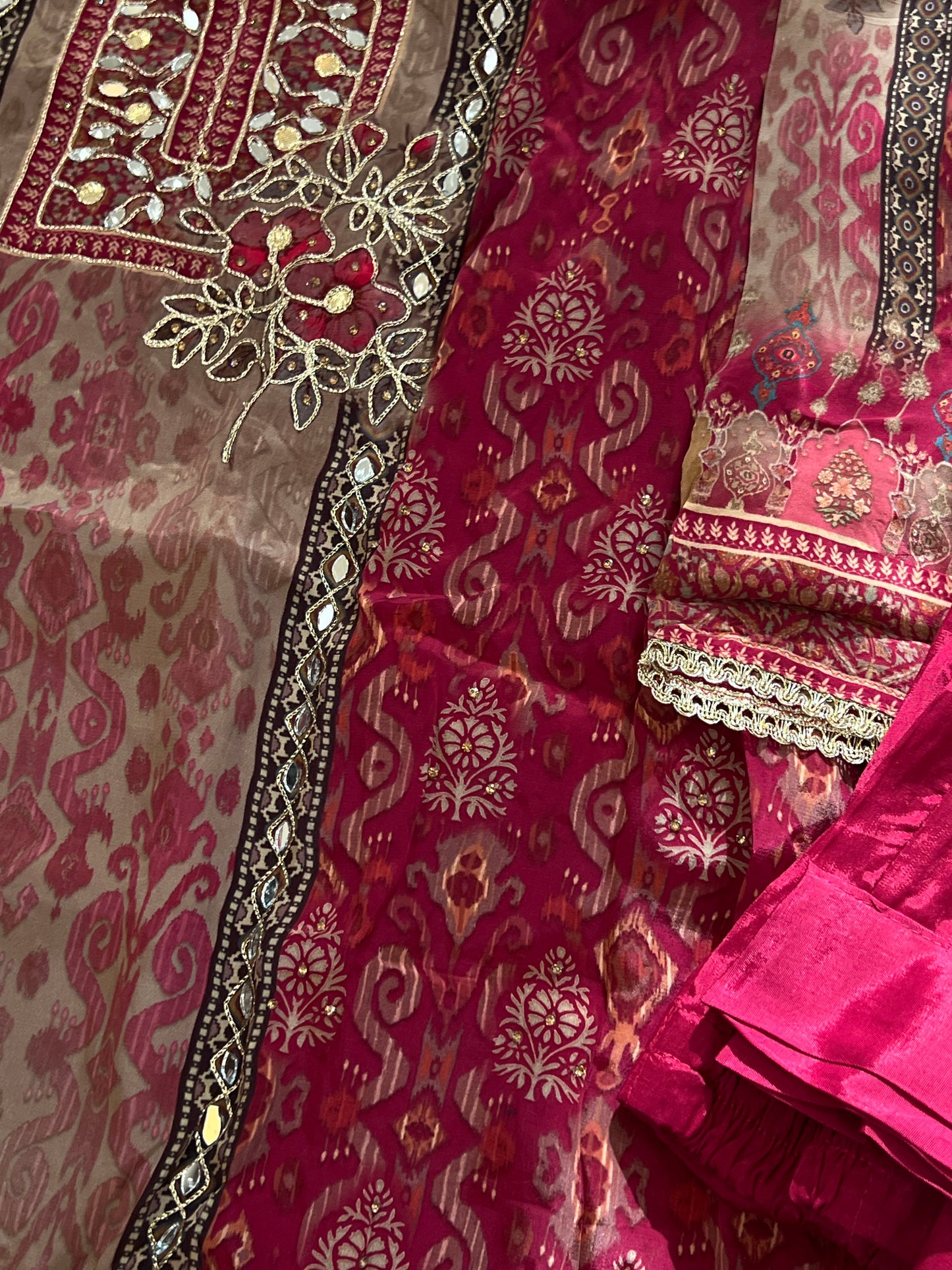 RAHI CREPE READYMADE SUIT Q