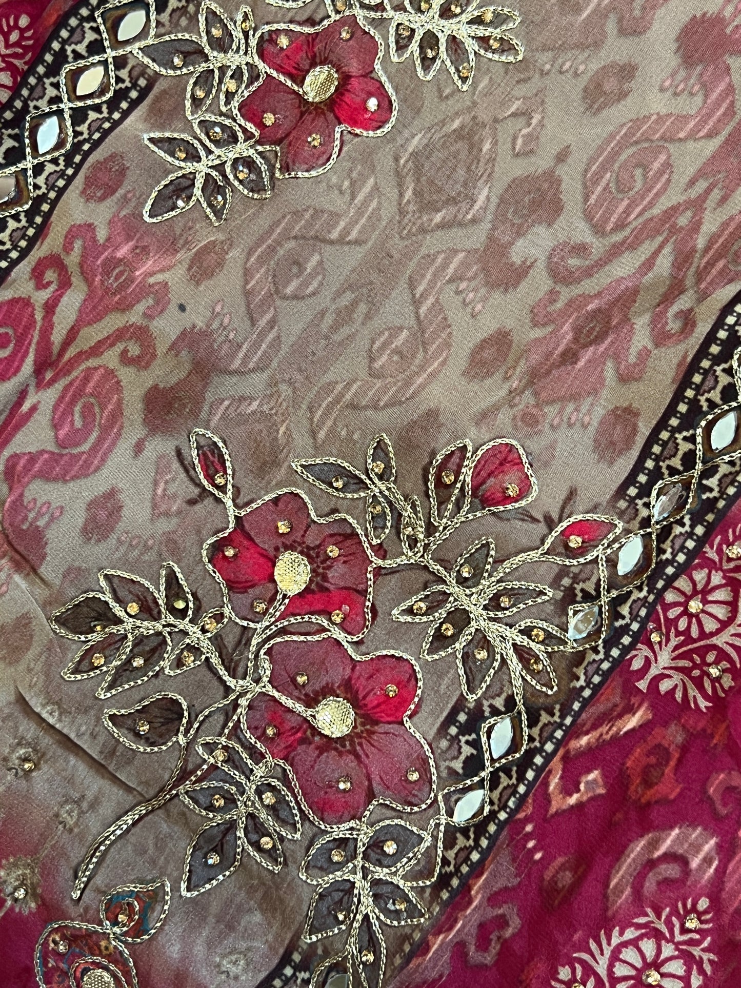 RAHI CREPE READYMADE SUIT Q