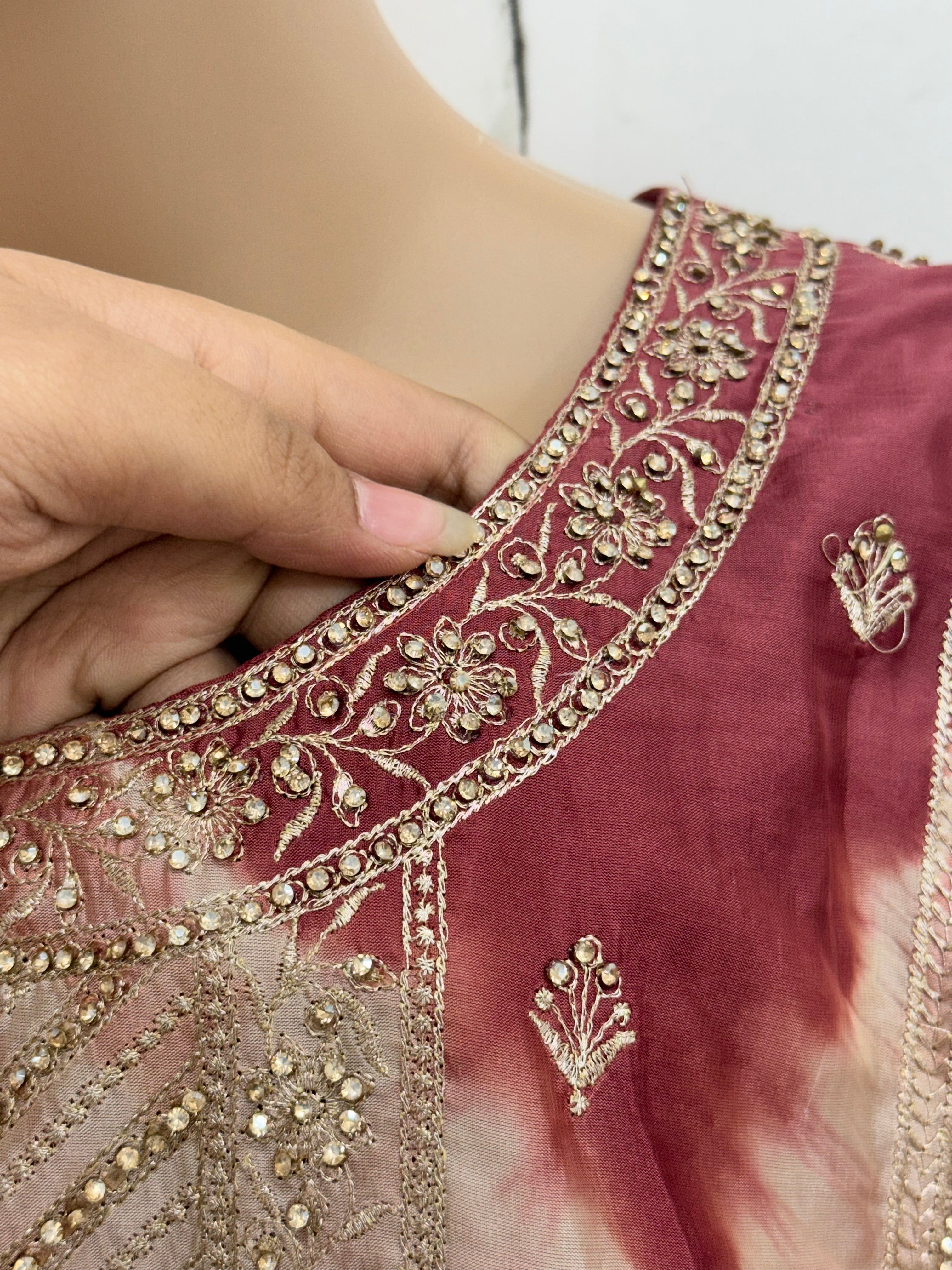 RUHEENA FARSHI LAHENGA SUIT 13