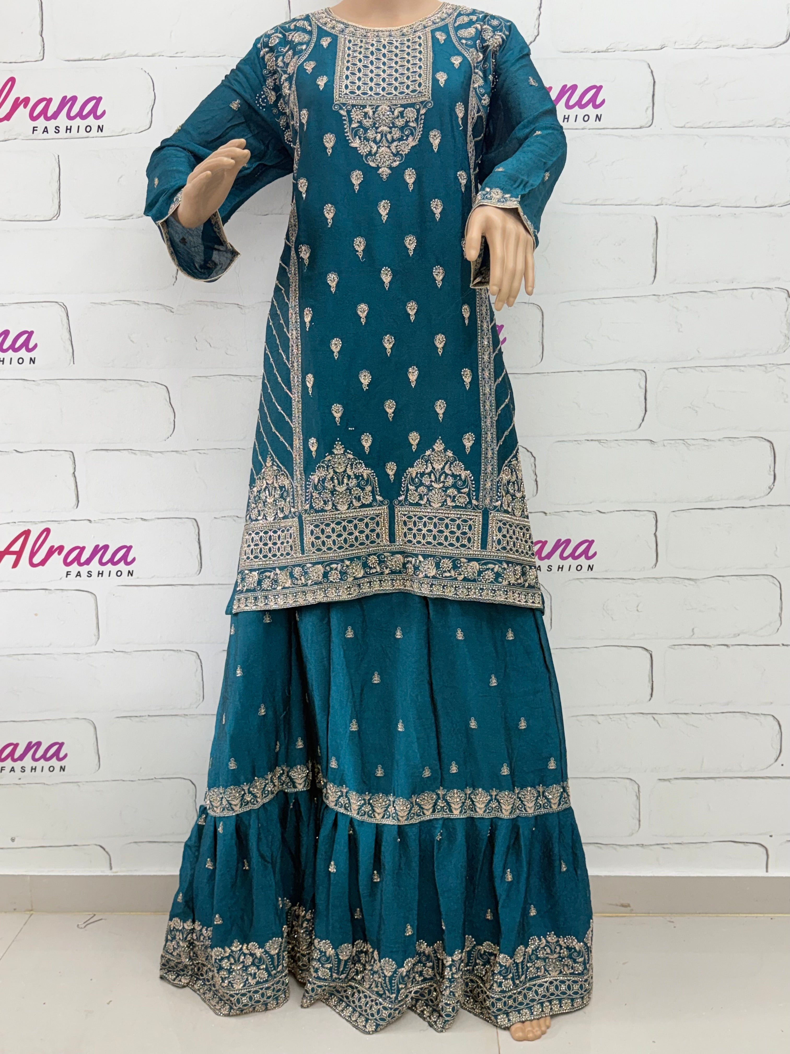 RUHEENA FARSHI LAHENGA SUIT 13