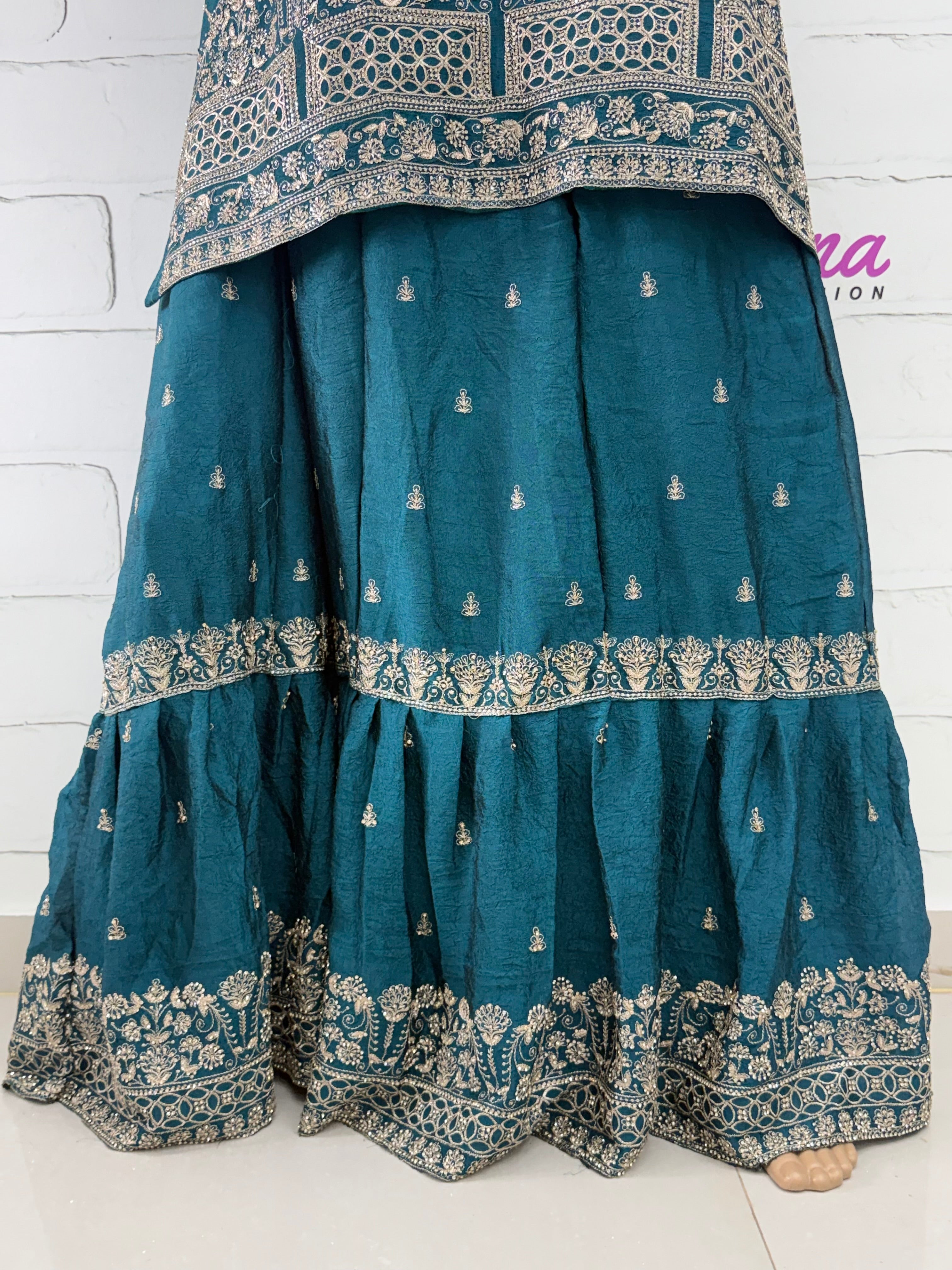 RUHEENA FARSHI LAHENGA SUIT 13