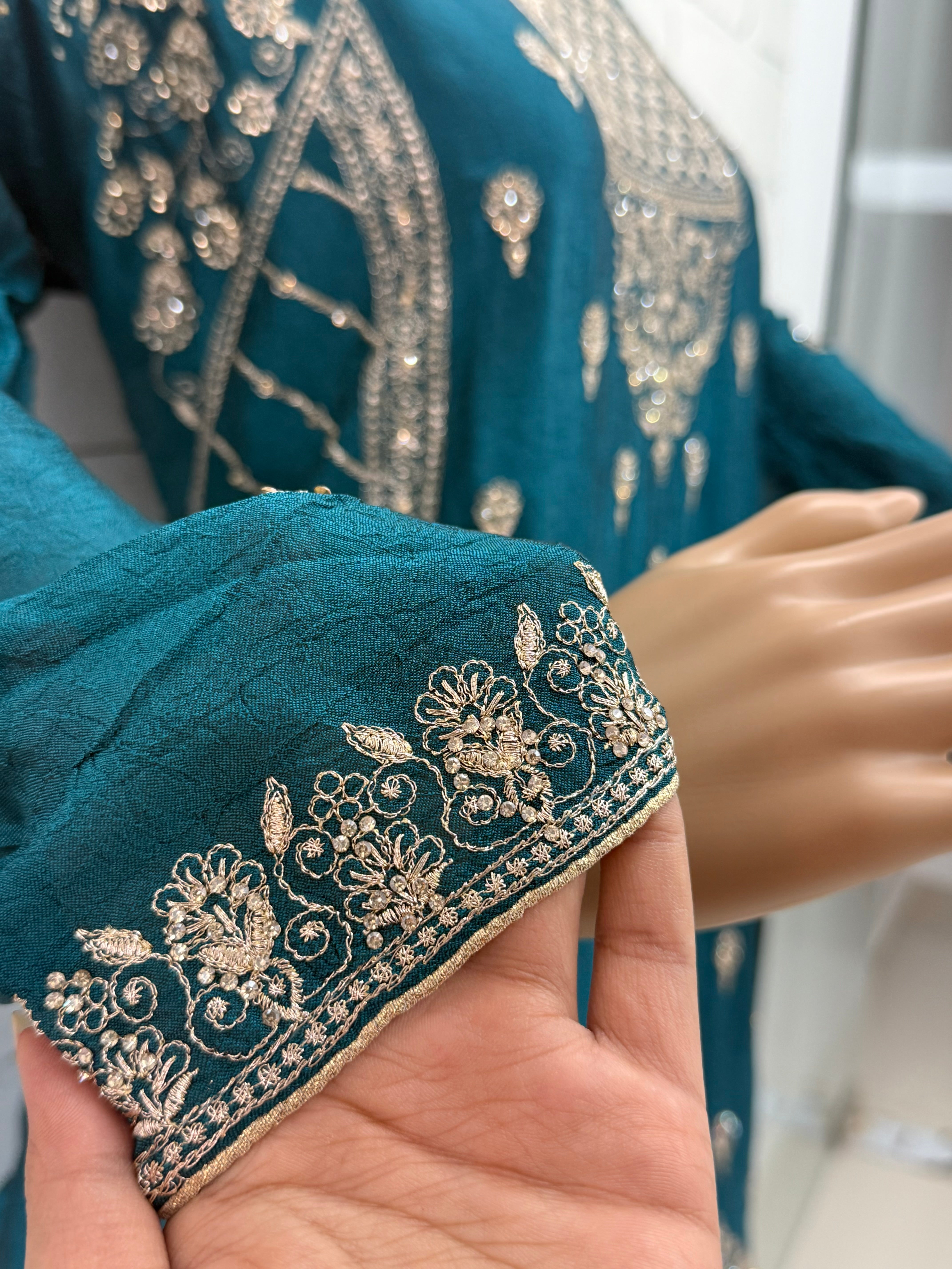 RUHEENA FARSHI LAHENGA SUIT 13