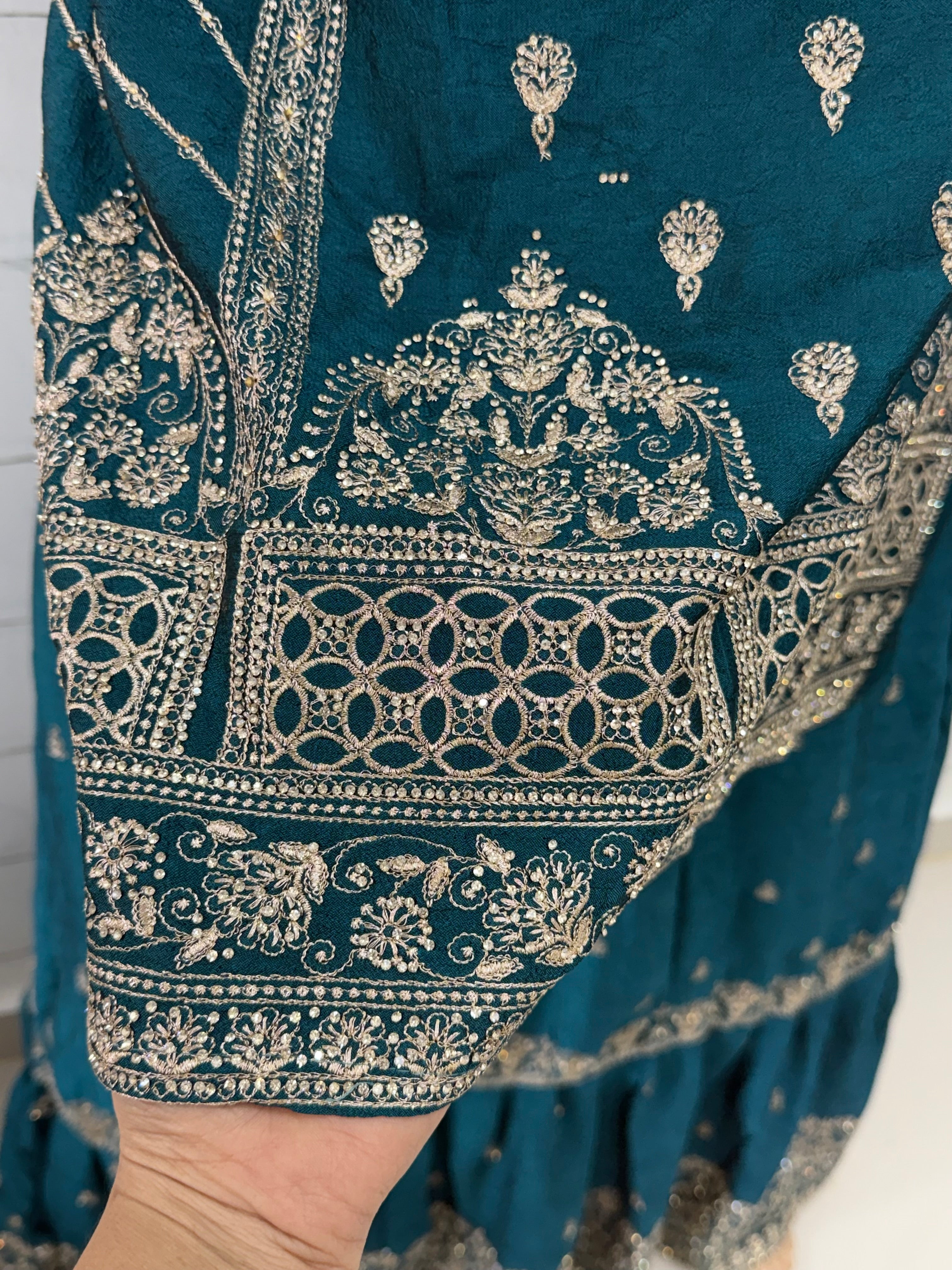 RUHEENA FARSHI LAHENGA SUIT 13