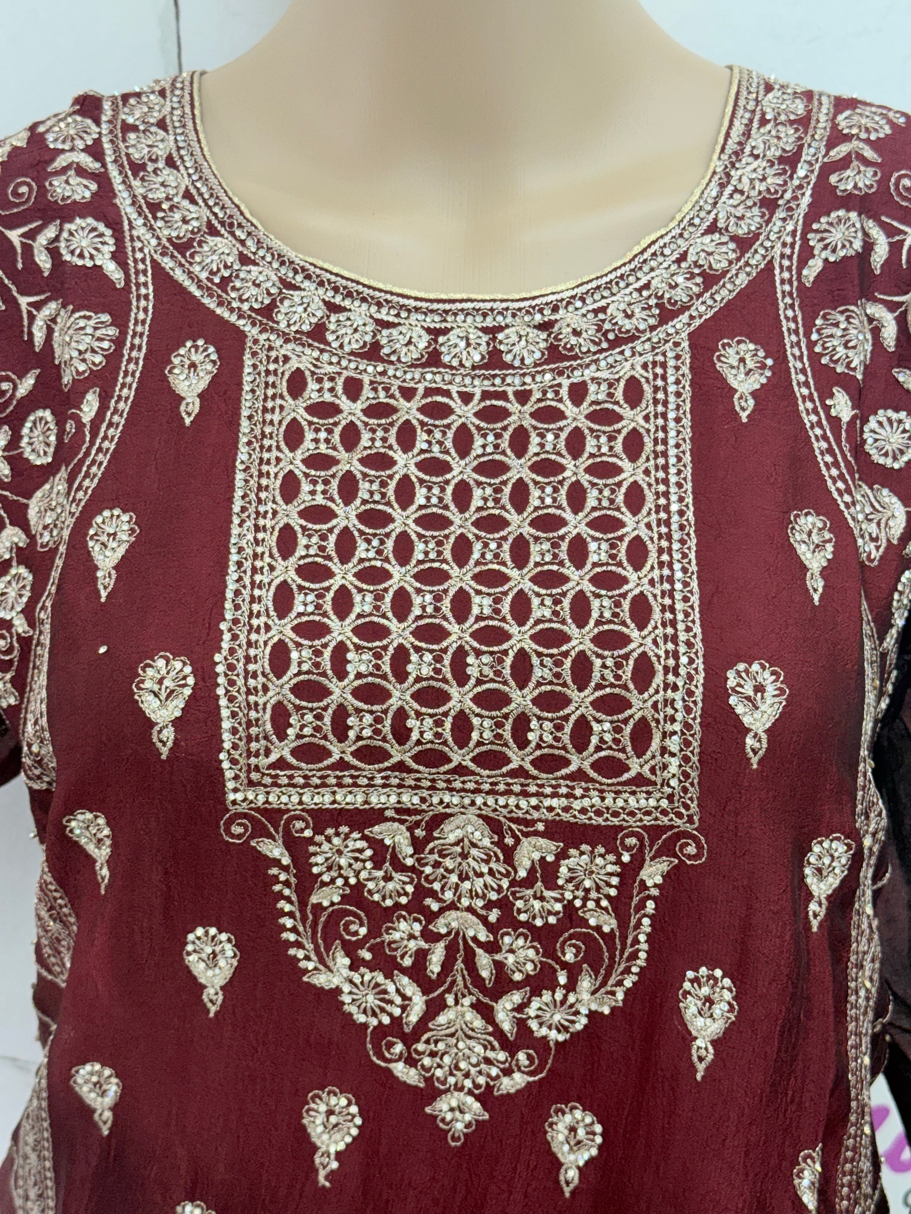 RUHEENA FARSHI LAHENGA SUIT 14 Q
