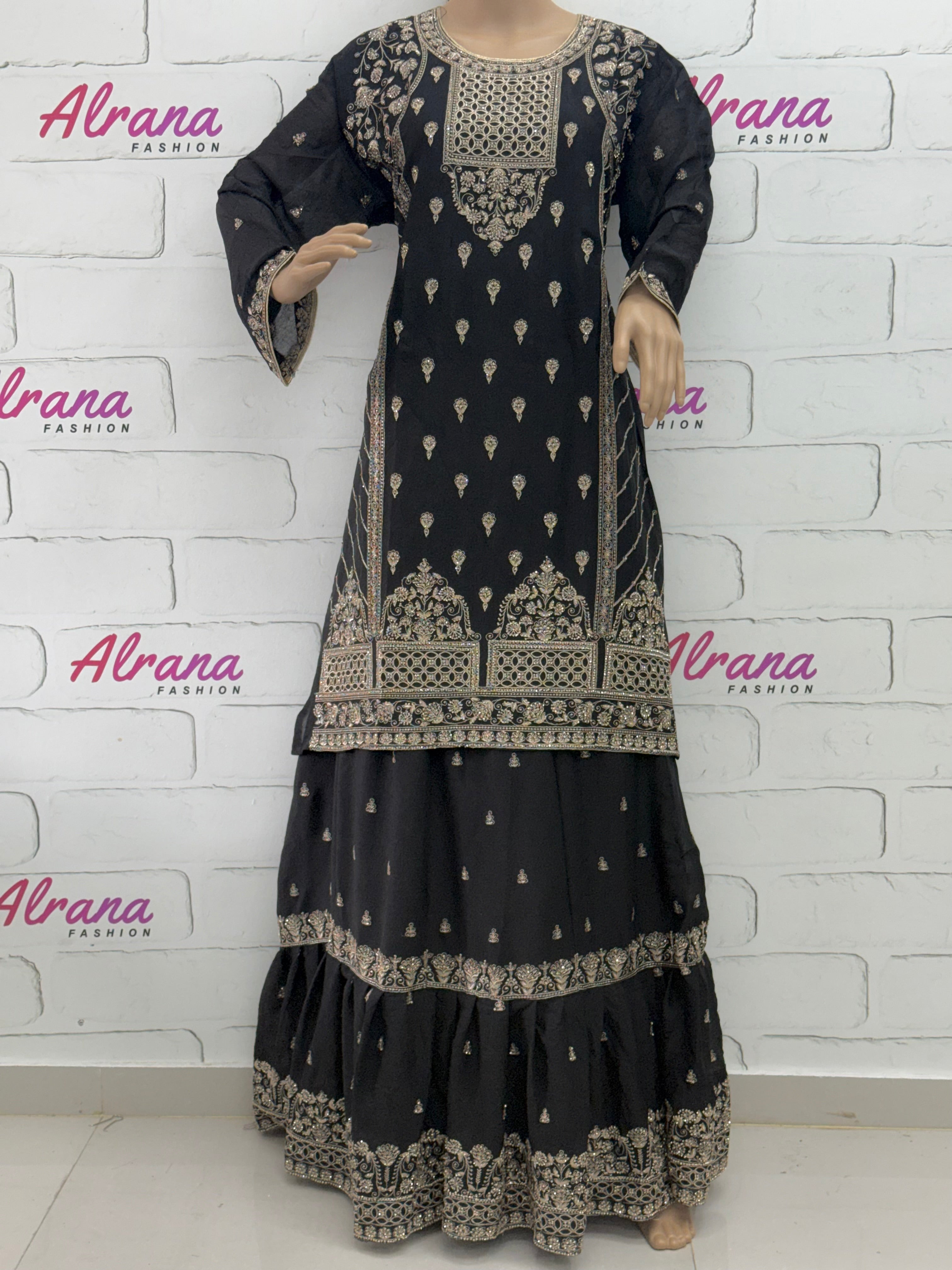 RUHEENA FARSHI LAHENGA SUIT 15