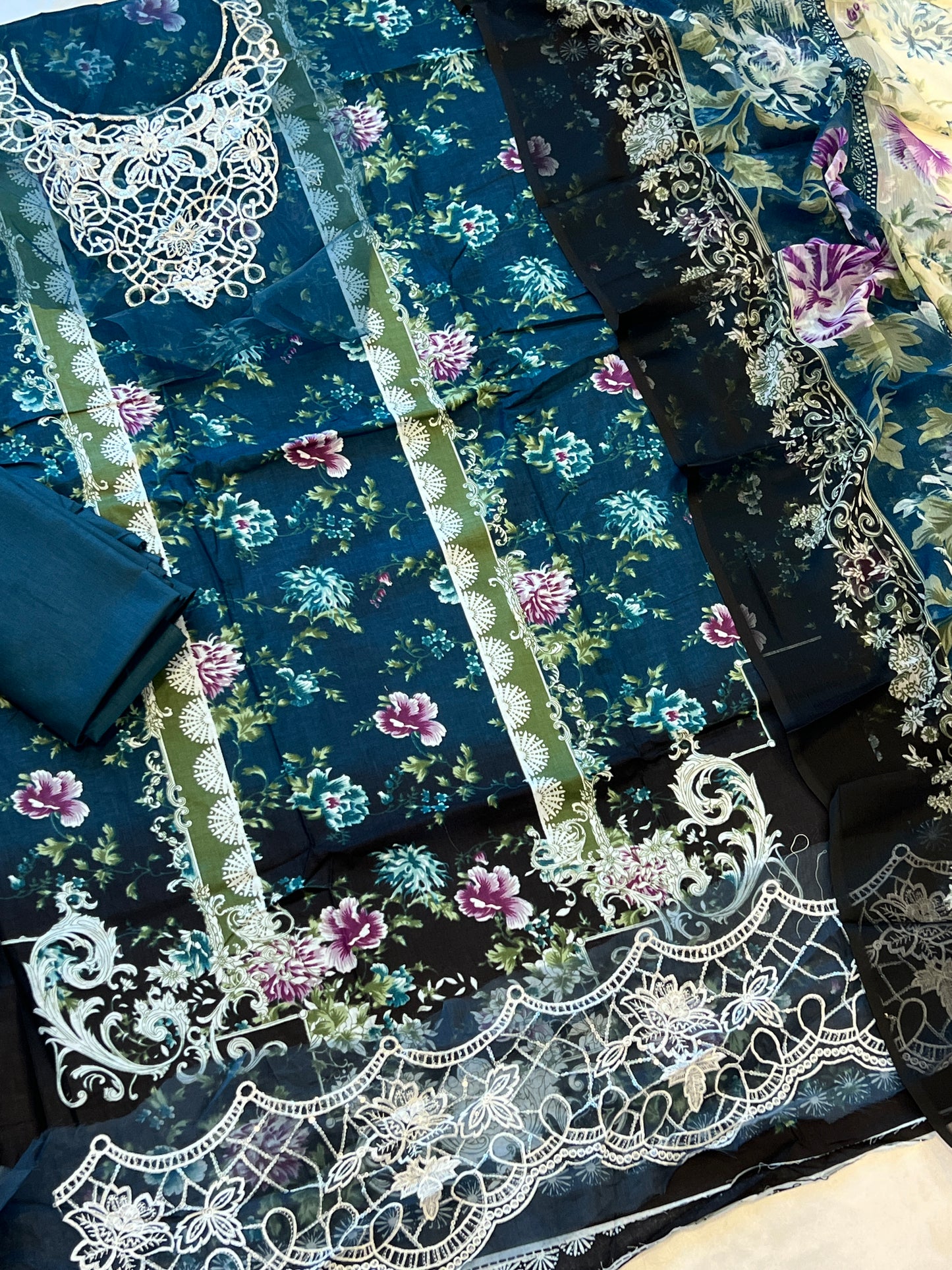 BLUE COTTON PATCH SUIT TAJ