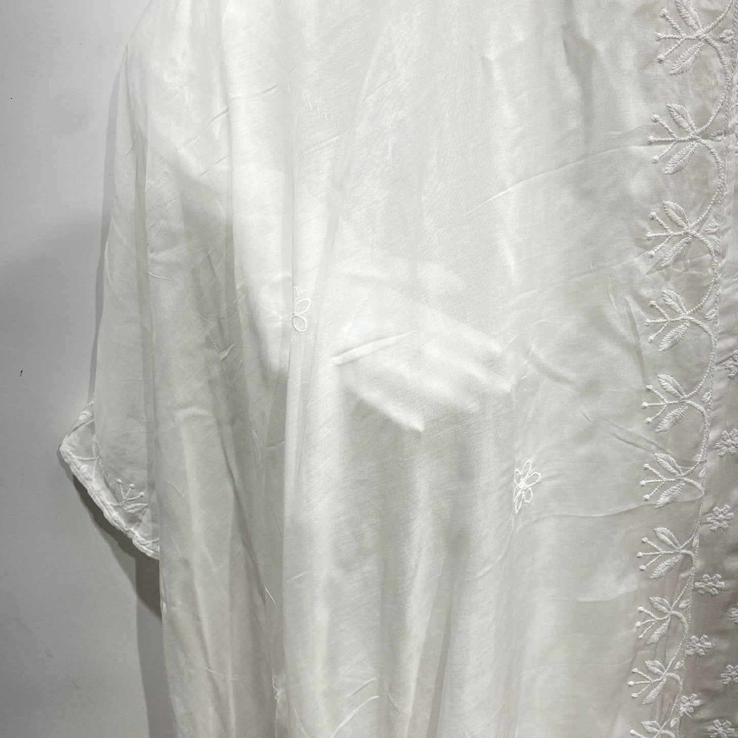 WHITE  MUSLIN READYMADE SUIT