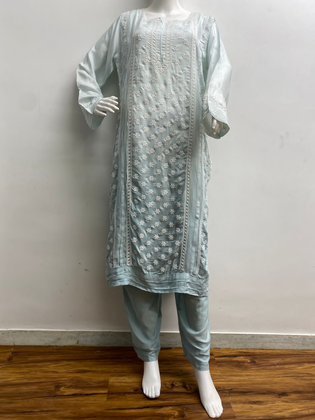 GERY MUSLIN READYMADE SUIT