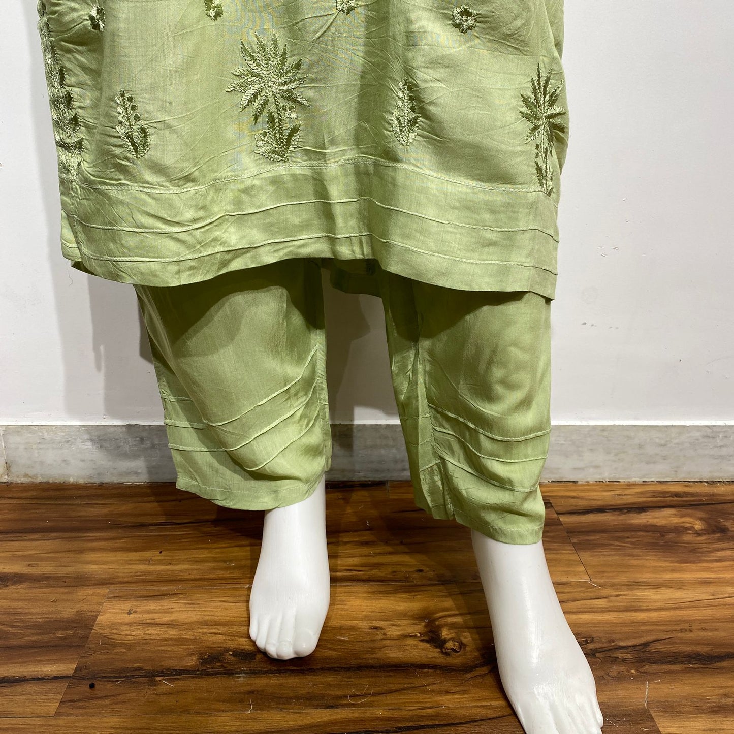 GREEN MUSLIN READYMADE SUIT