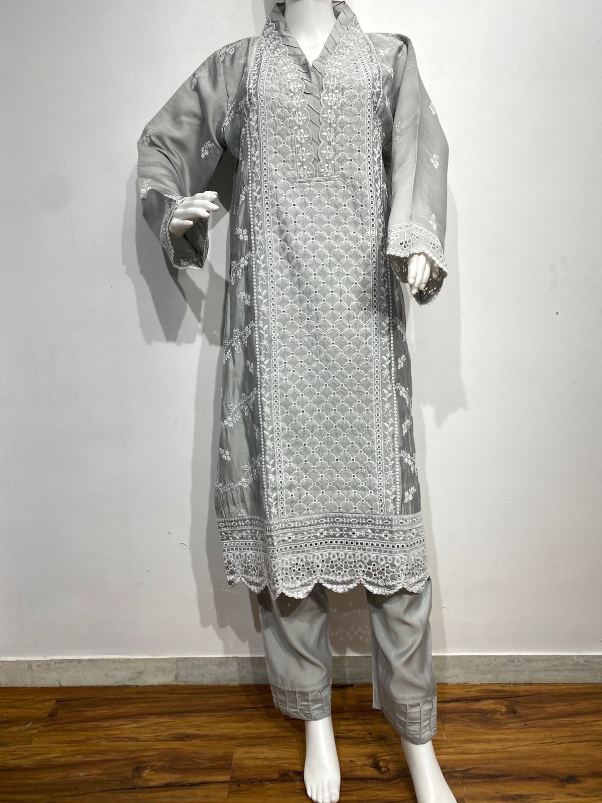 GREY MUSLIN READY MADE SUIT