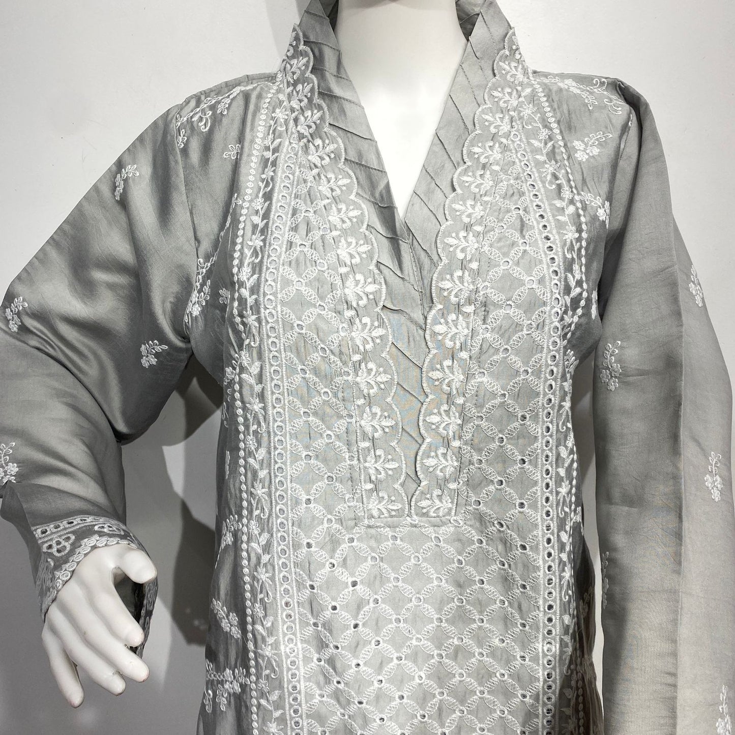 GREY MUSLIN READY MADE SUIT