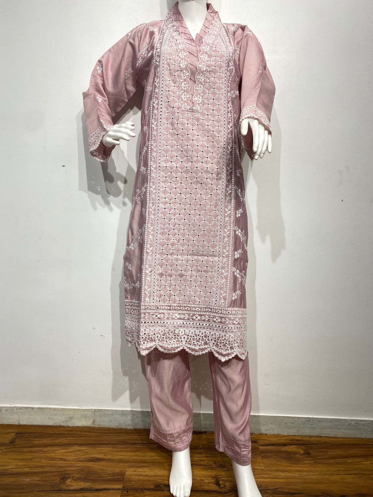 MUSLIN READY MADE SUIT