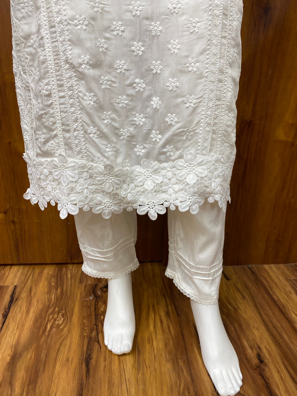 WHITE LACE  MUSLIN READYMADE SUIT