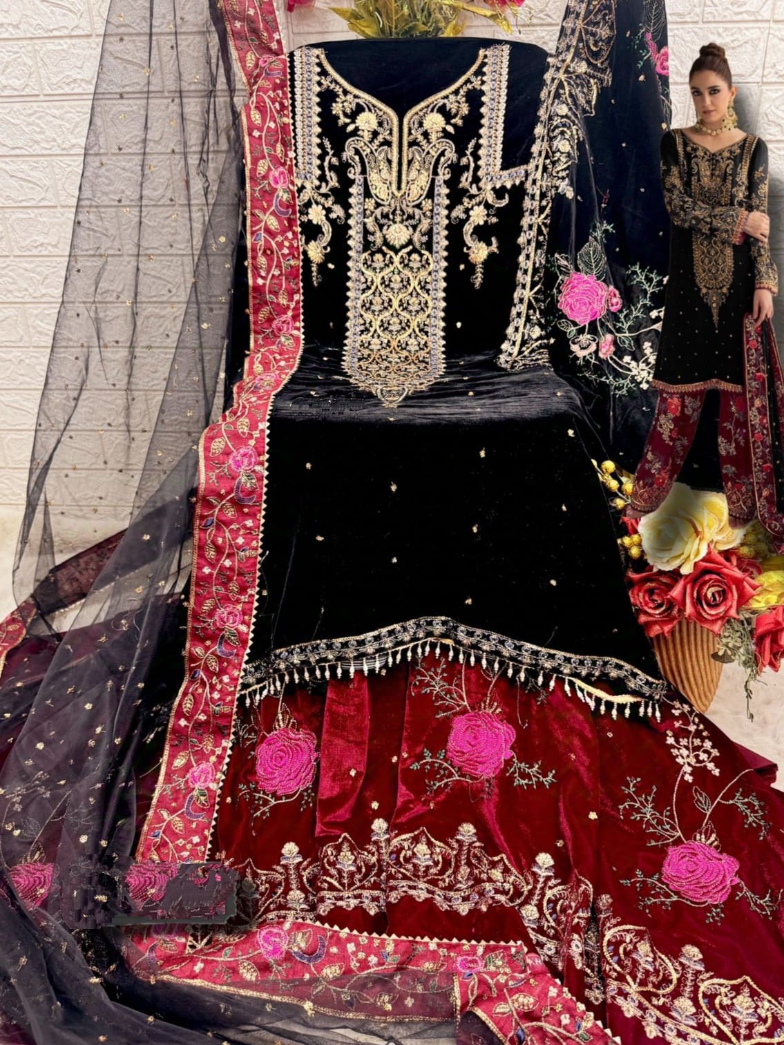 BLACK VELVET EMBROIDERY SUIT 17040