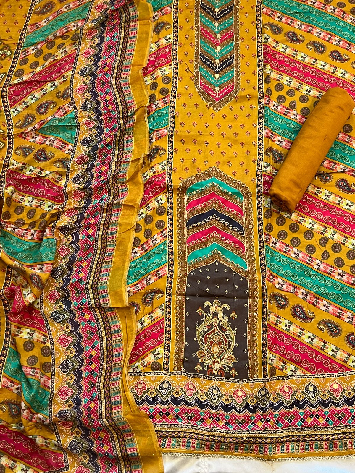 MUMTAZ MUSLIN EMBROIDERY SUIT