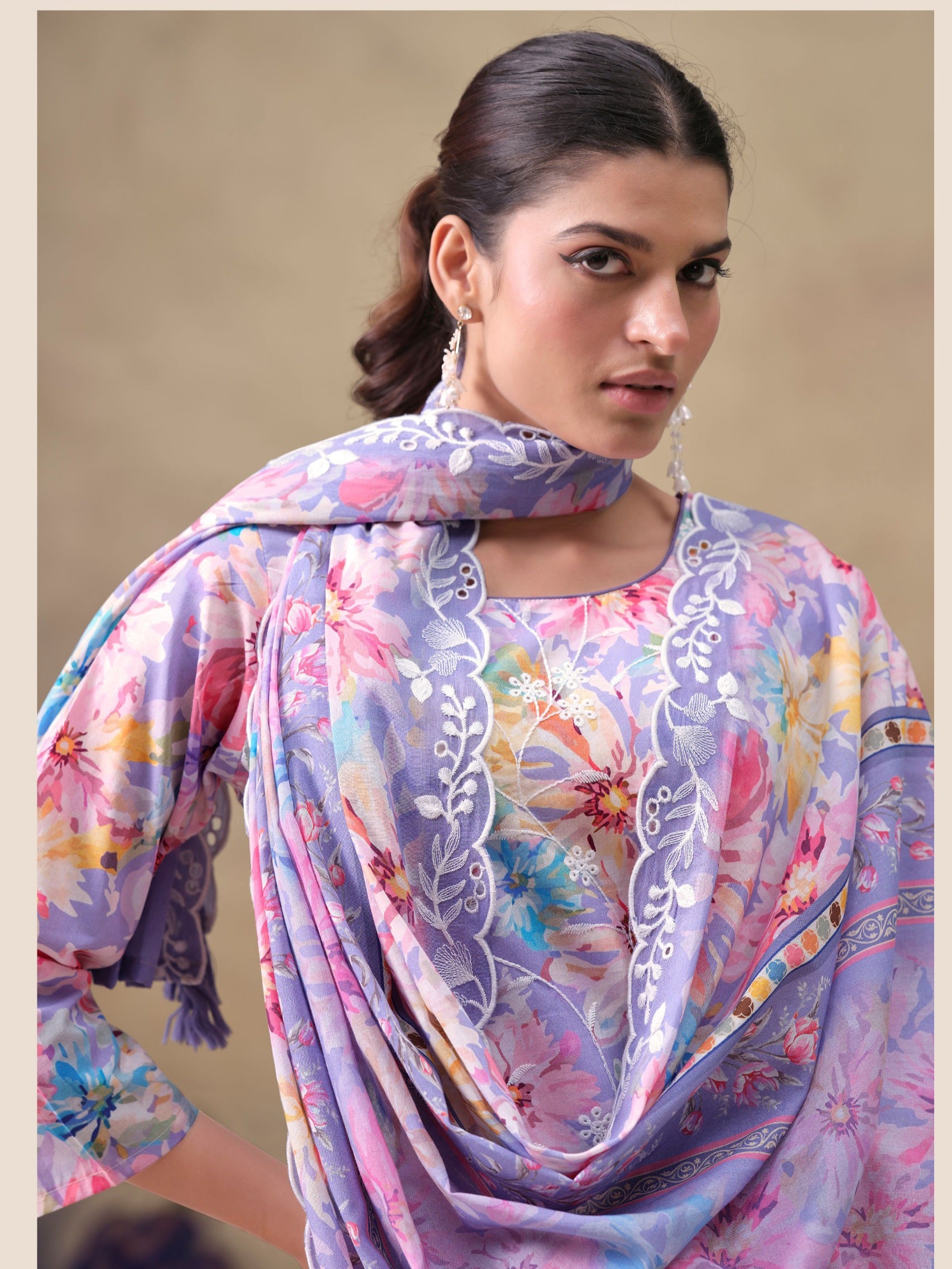 IZNIK LAWN EMBROIDERY SUIT 3 Q