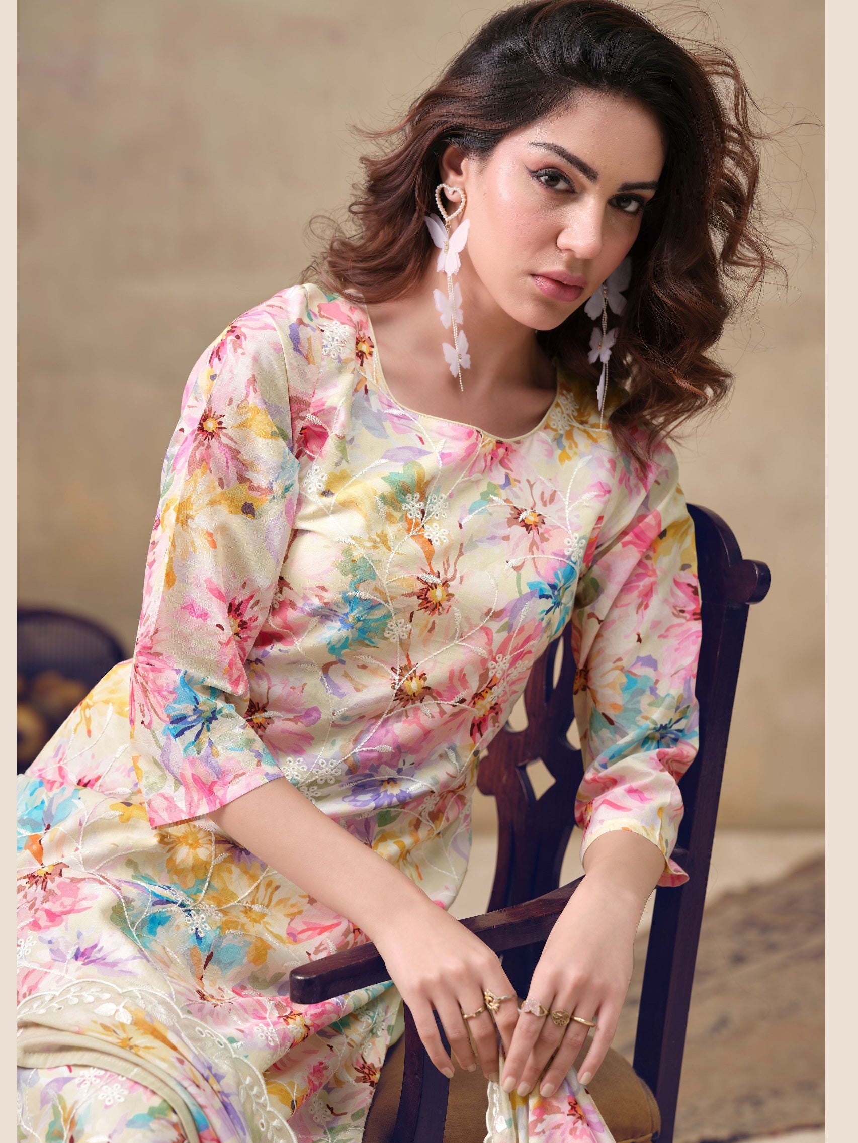 IZNIK LAWN EMBROIDERY SUIT 2 Q