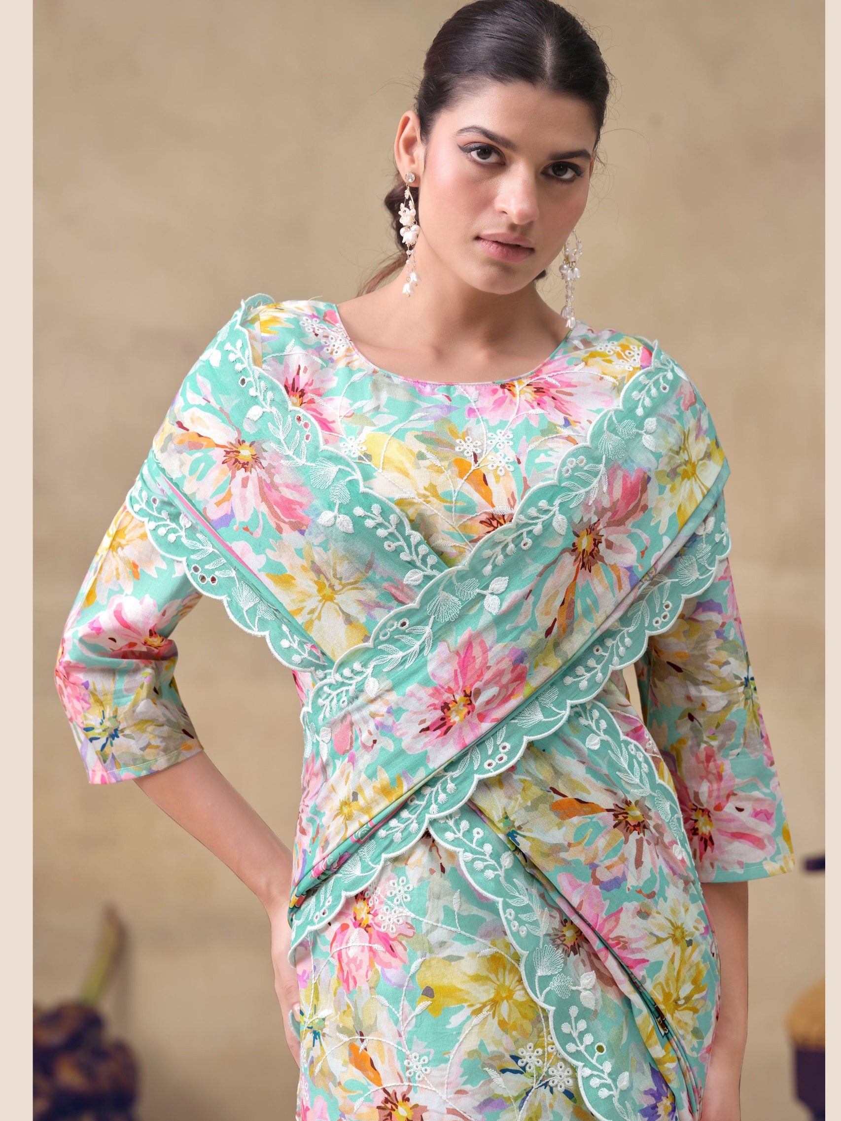 IZNIK LAWN EMBROIDERY SUIT 1 Q