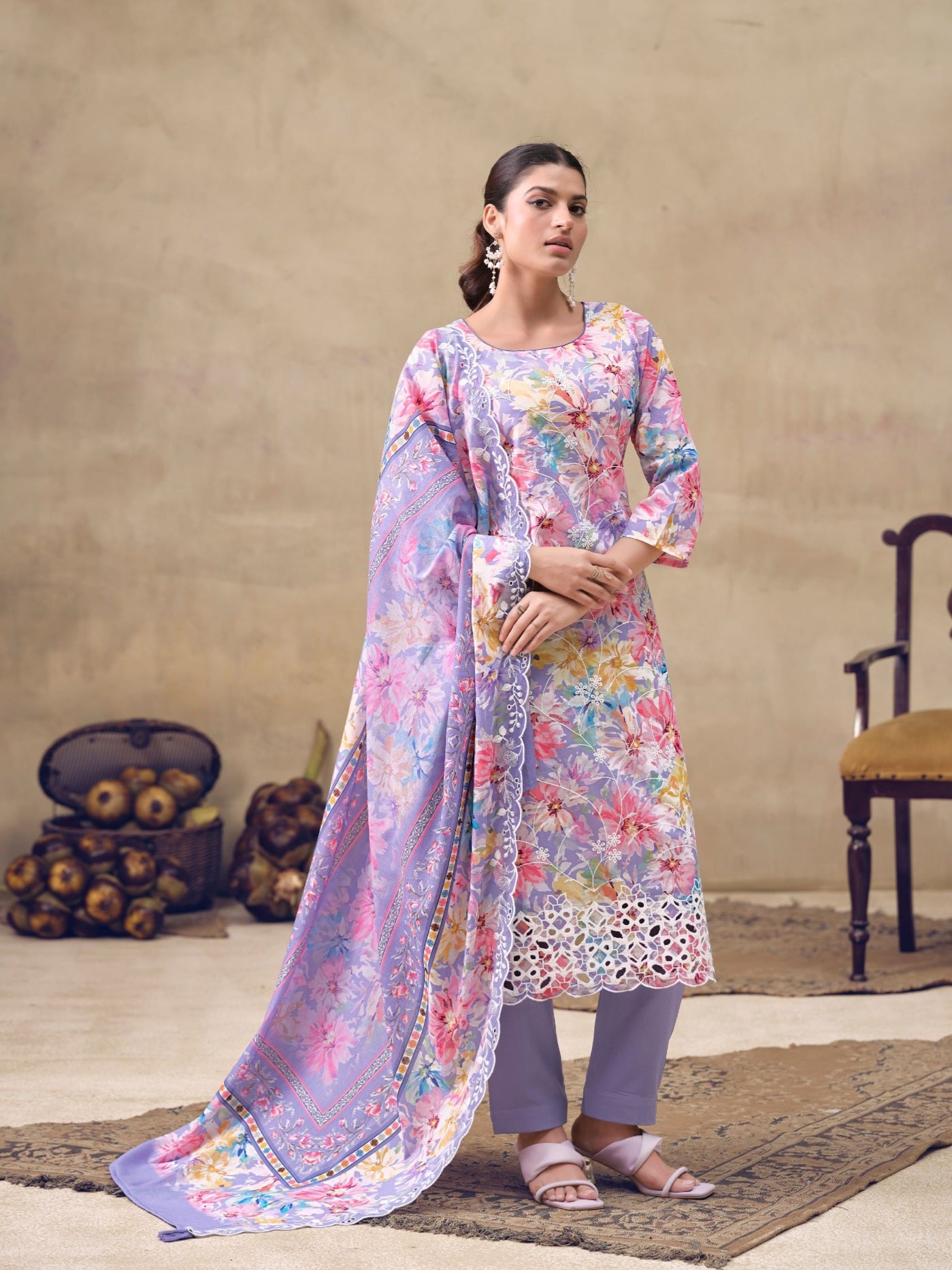 IZNIK LAWN EMBROIDERY SUIT 3 Q